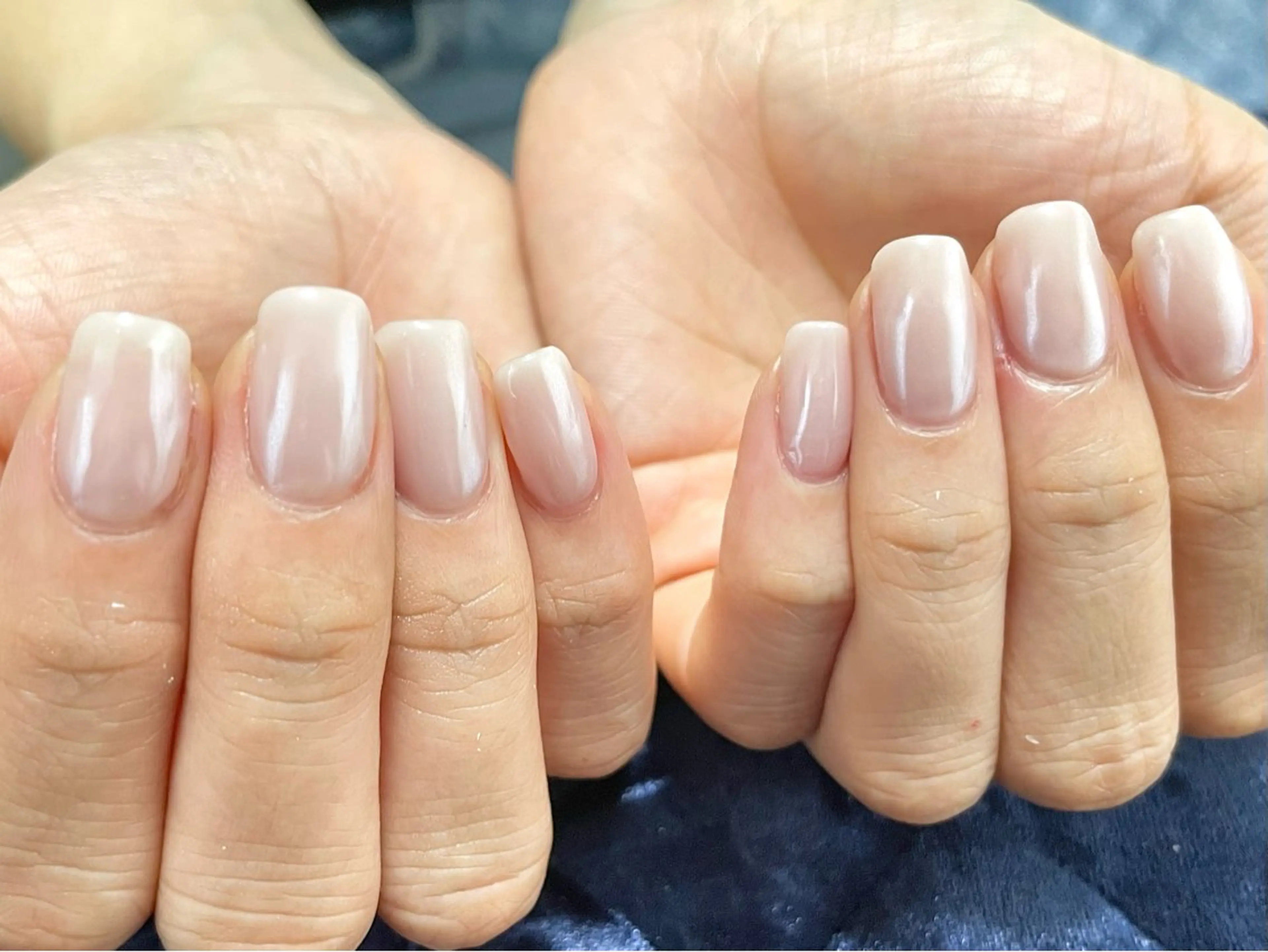 ネイル オーロラネイル ハンドネイル ショートネイル専門店フェルンヴェー所属・ショートネイル専門店 フェルンヴェー代々木のネイルデザイン