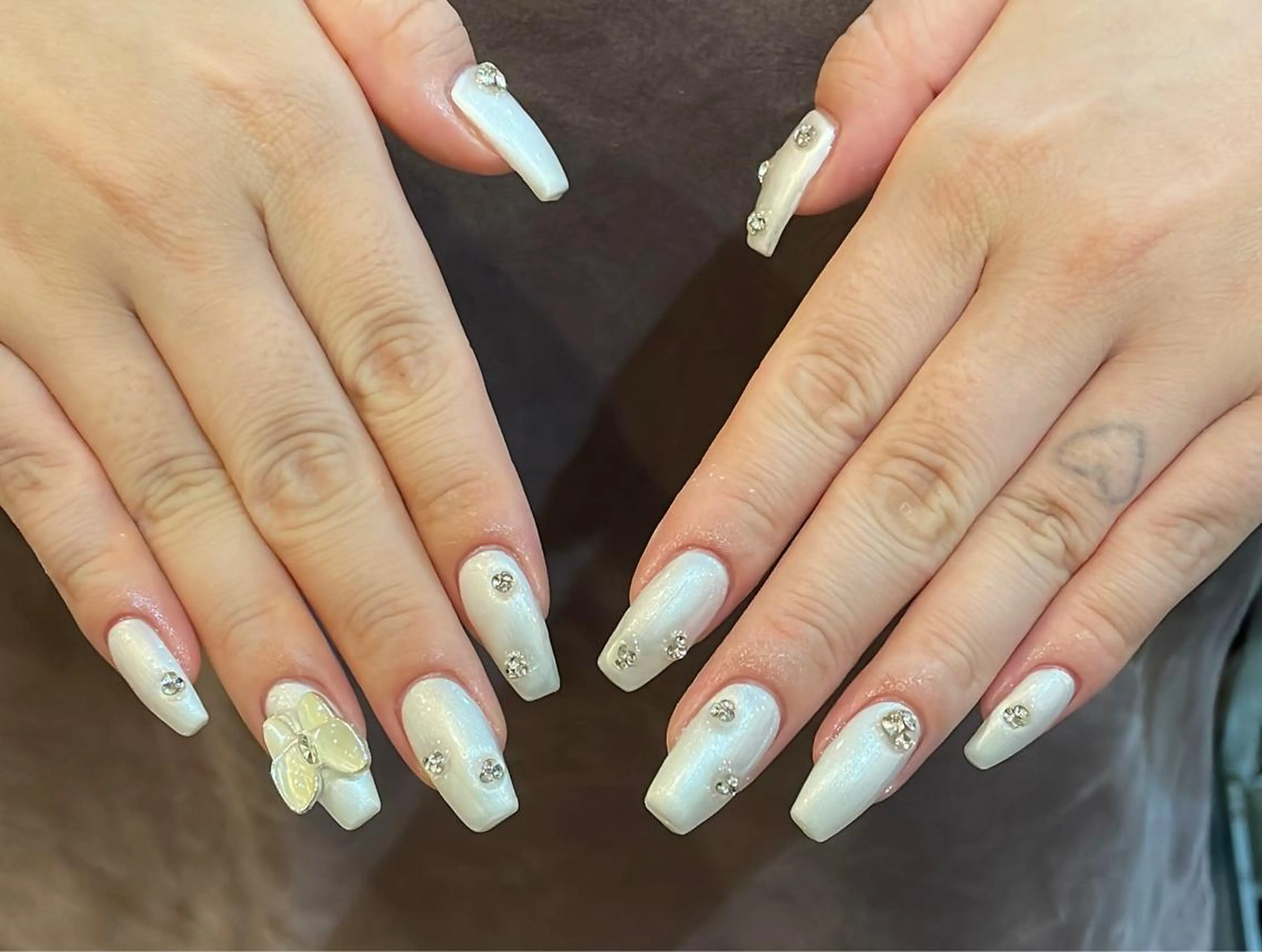 ネイル ハンドネイル VIERU 🌈🎀💖のネイルデザイン