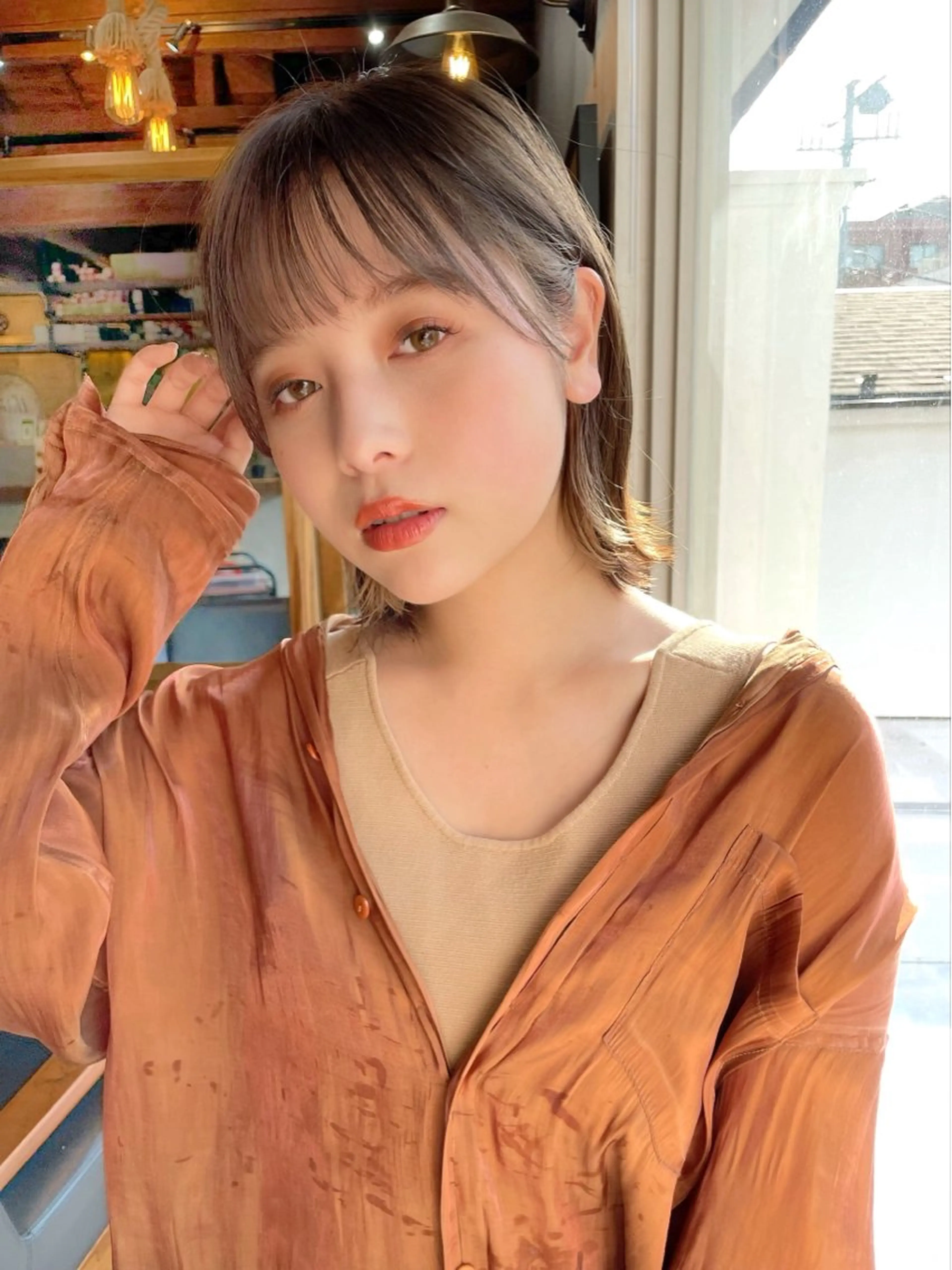 ミディアム カラー 切りっぱなしボブ ボブレイヤー ボブ くびれヘア 顔まわりレイヤー カット ヘアカラー 結べるレイヤーボブ くびれLady表参道のヘアスタイル