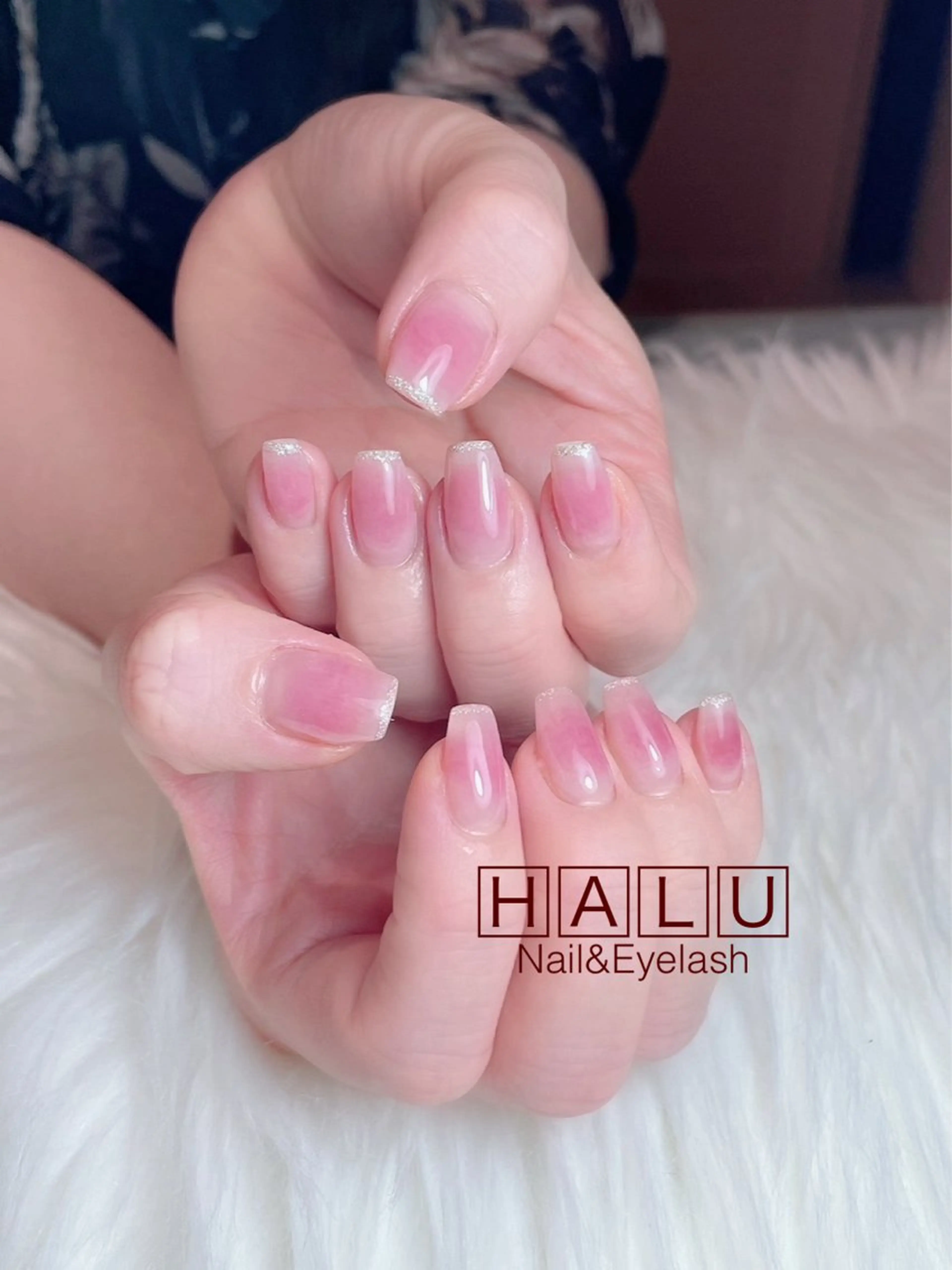 ネイル チークネイル ラメ(グリッター) HALU ハルのネイルデザイン