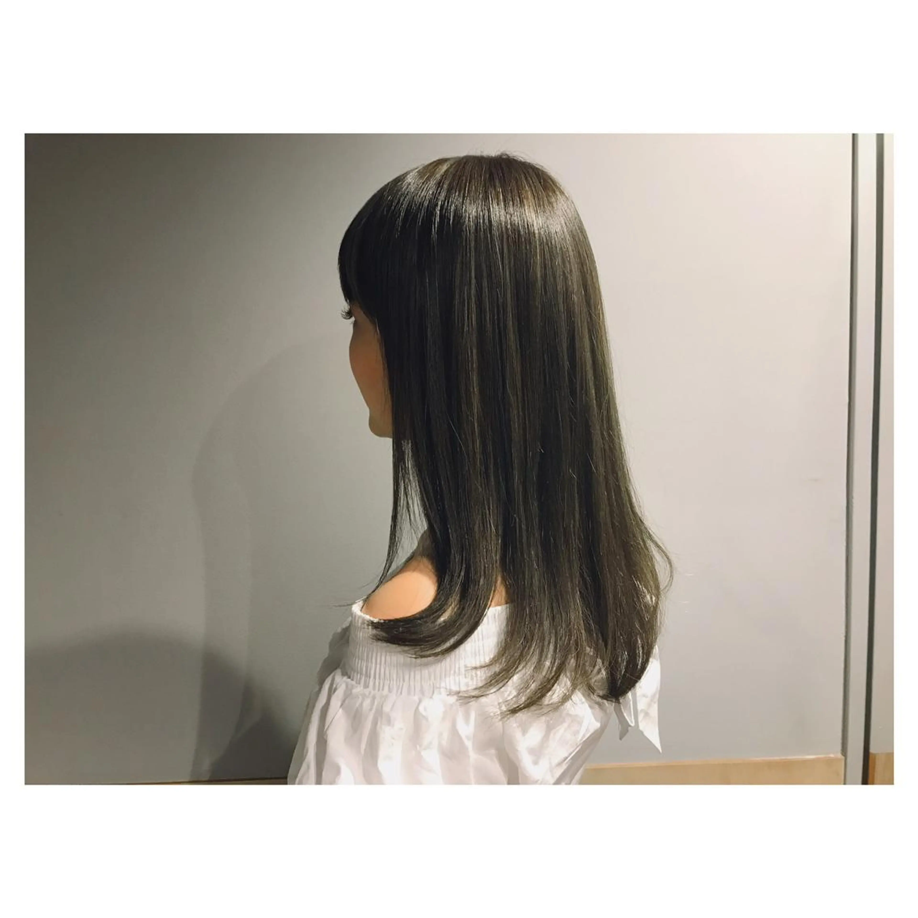 ミディアム カラー ブリーチ ケアブリーチ ダブルカラー ハイライトカラー インナーカラー 【美髪とカット】 AKIFUMIのヘアスタイル