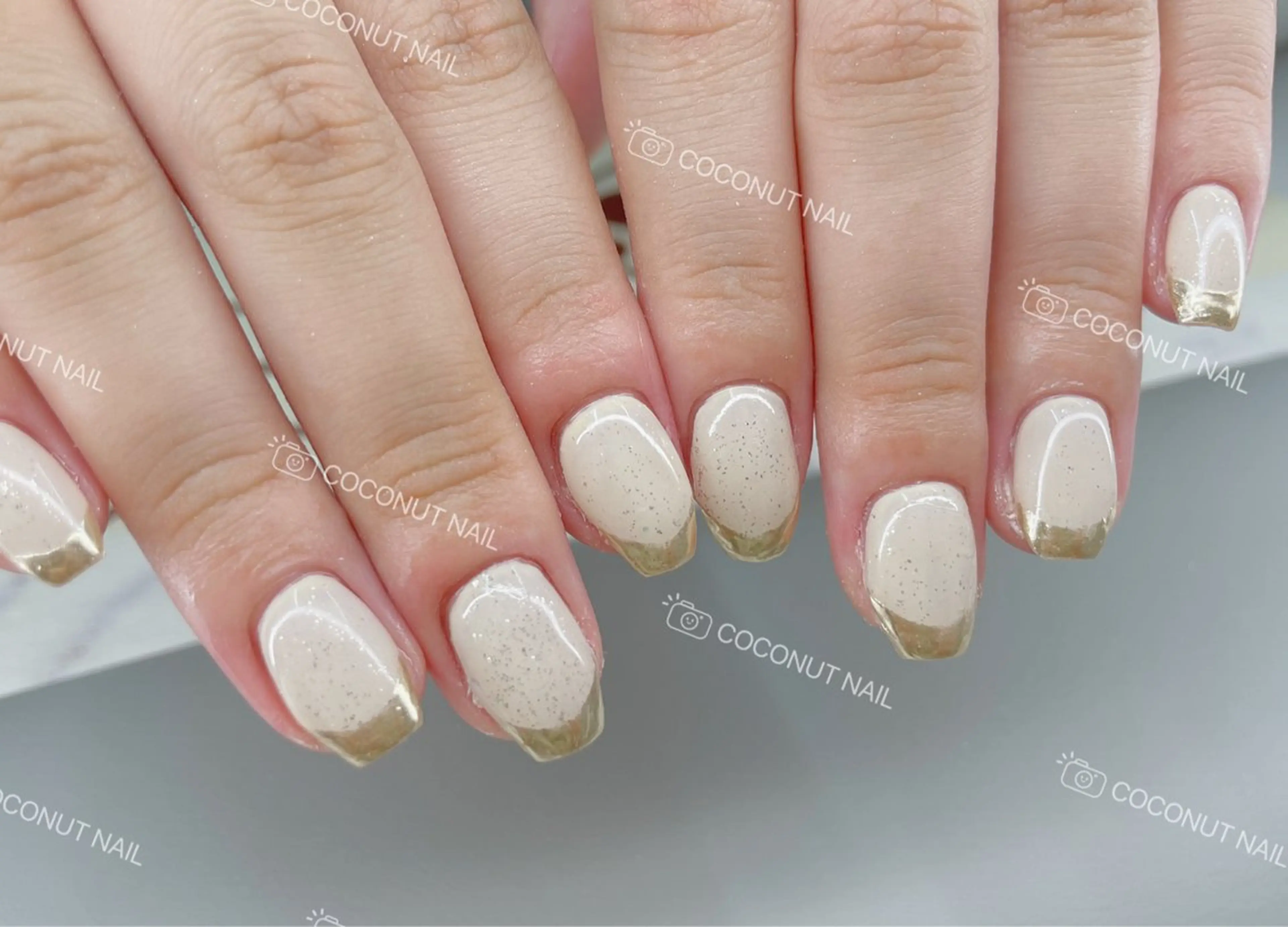 ネイル ミラーネイル ハンドネイル 神田 ココナッツのネイルデザイン