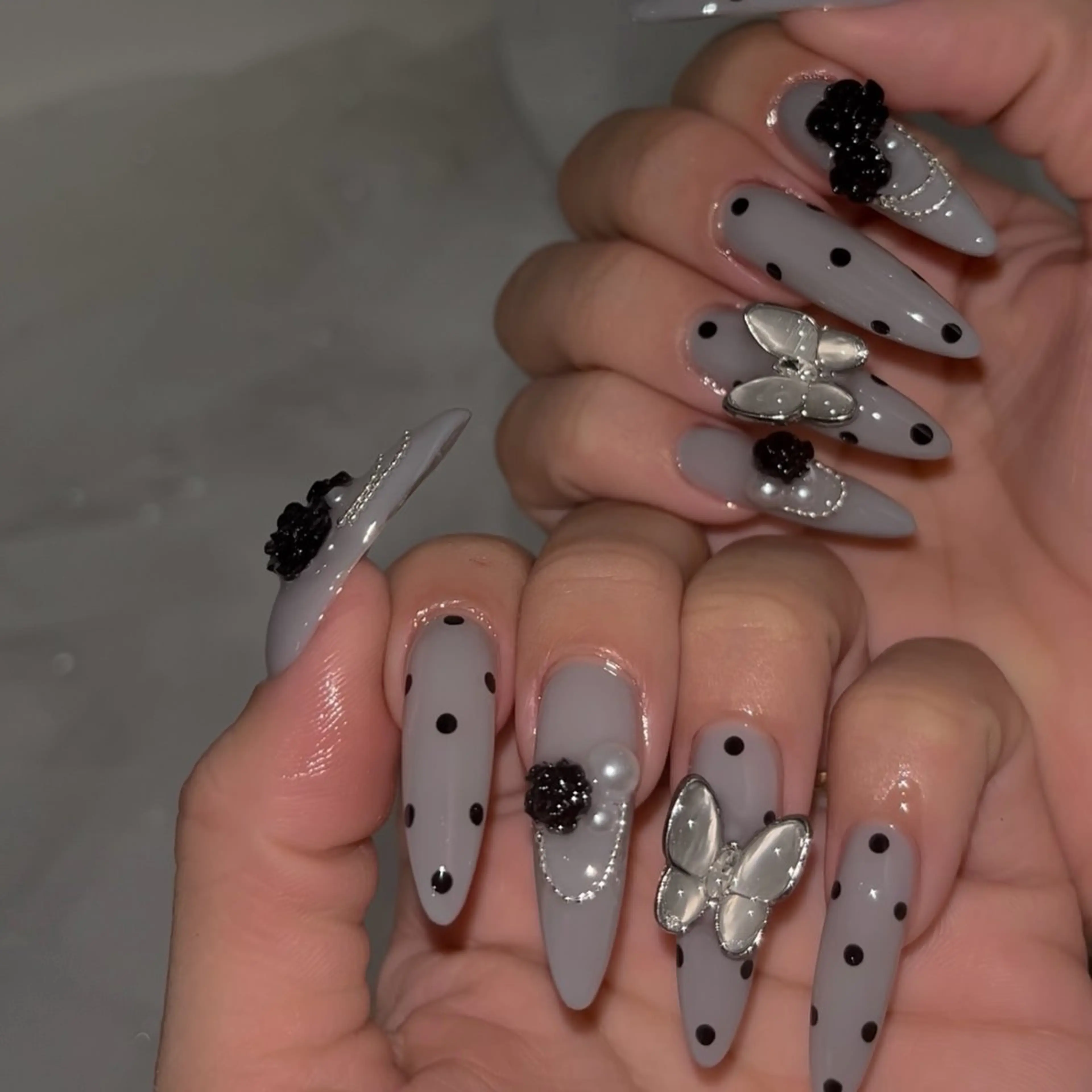 ネイル ハンドネイル NEO Beauty Salon所属・𝐍𝐄𝐎 𝐉𝐔𝐑𝐈のネイルデザイン