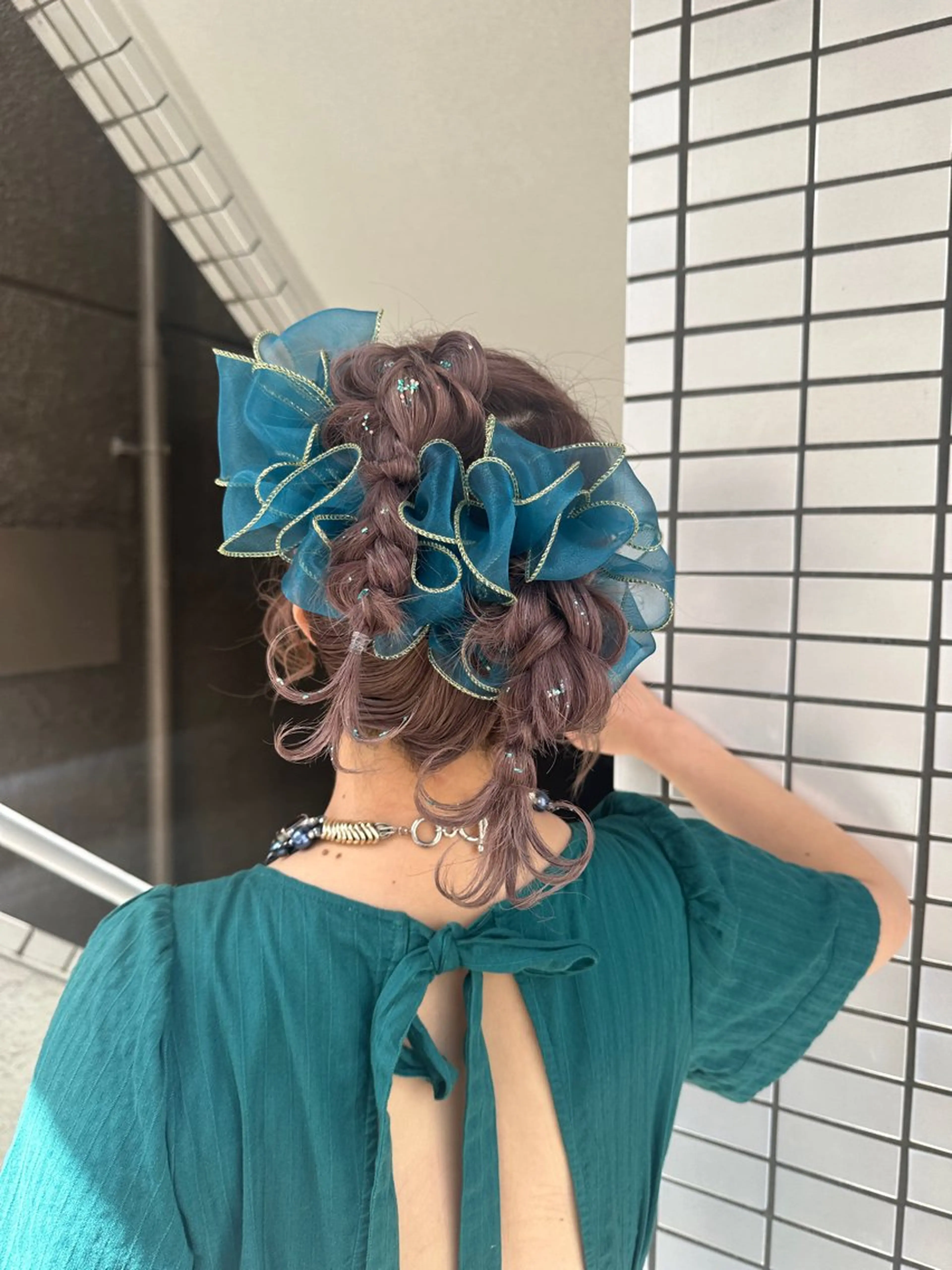 ショート カラー パーマ ヘアアレンジ 推し活専用 【派手髪】飯野ゆかりのヘアスタイル