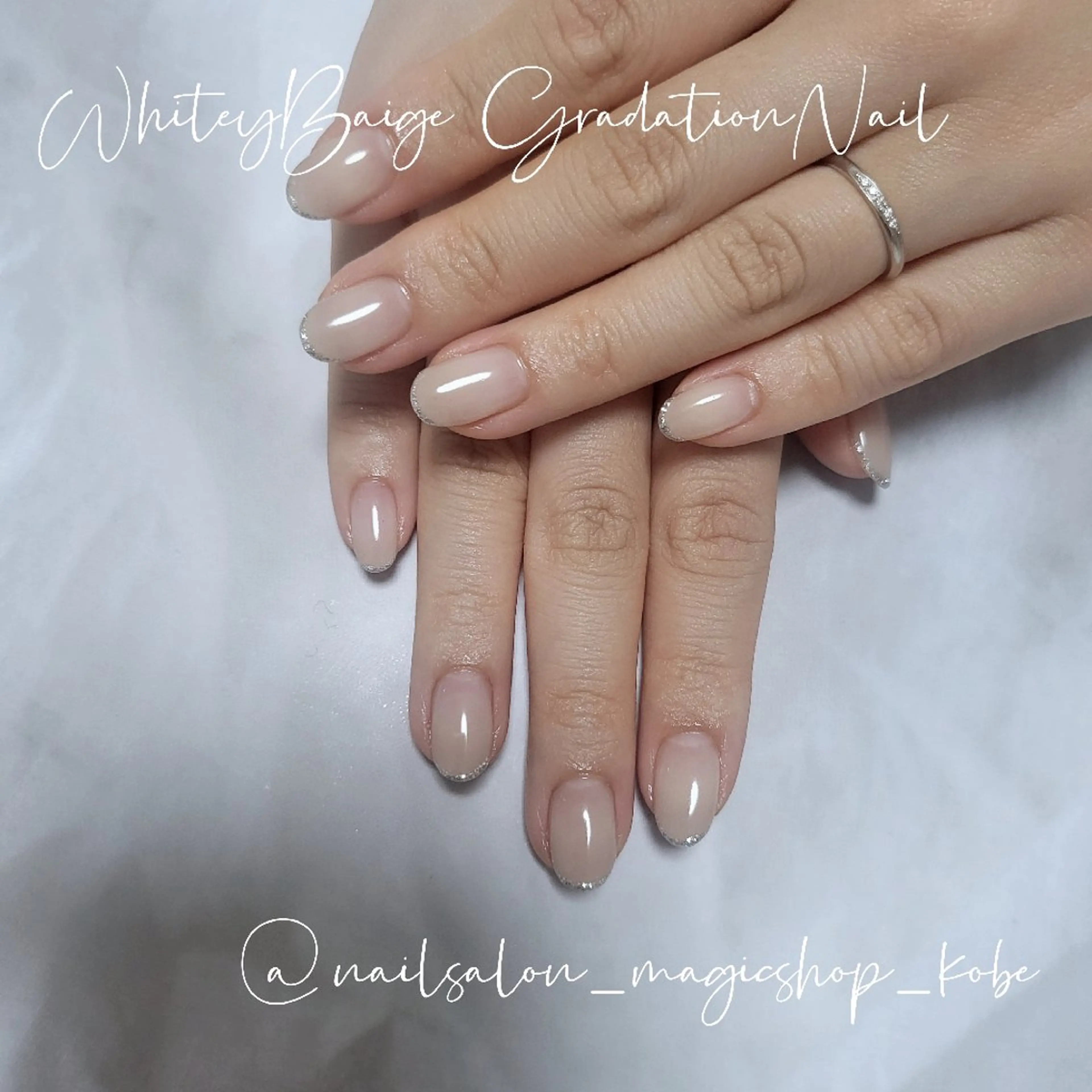 ネイル ジェルネイル グラデーション ラメ(グリッター) シルバー ソフトジェル ハンドネイル Nailsalon MagicShopのネイルデザイン