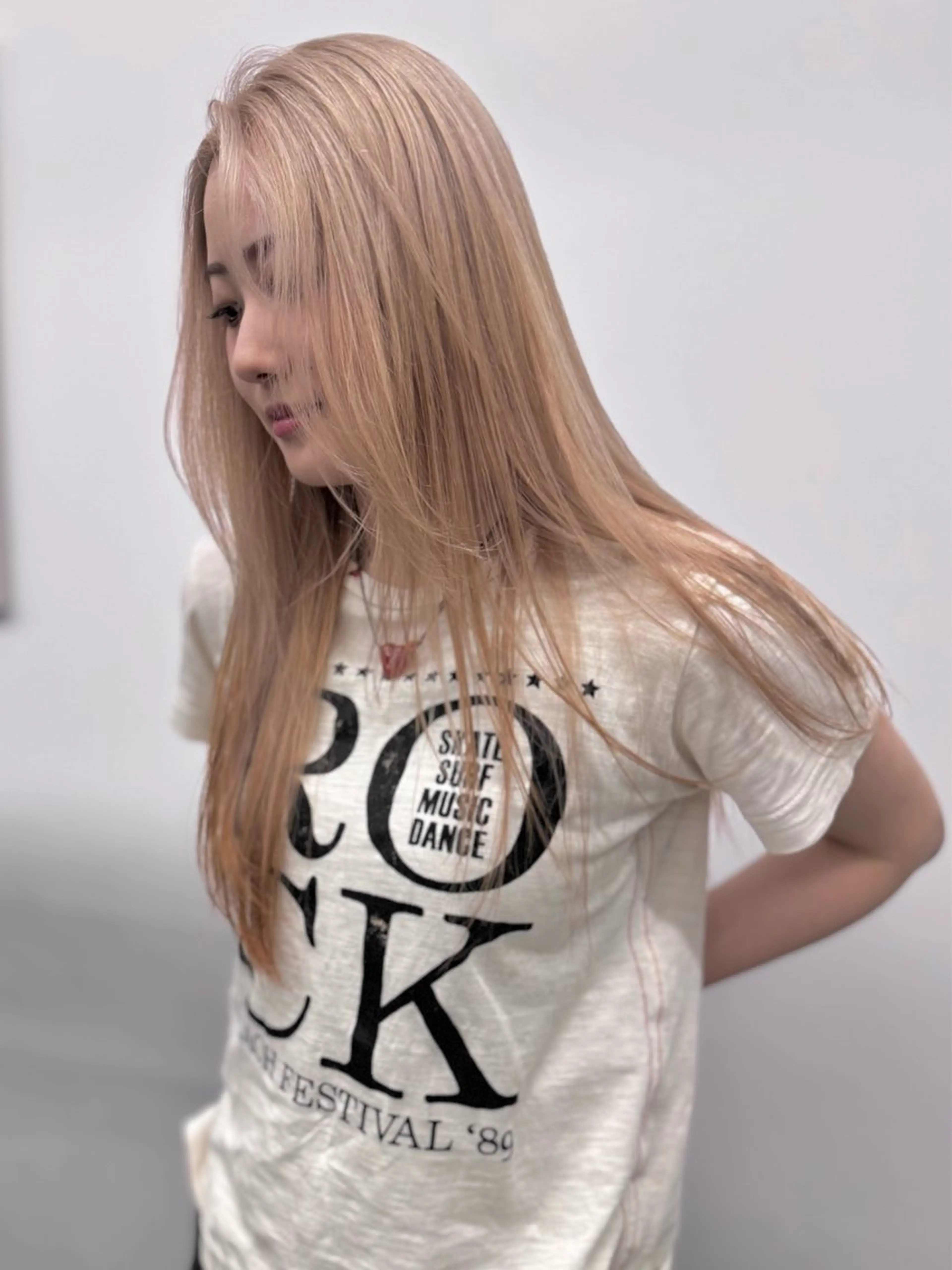 ロング ヘアカラー トリートメント オカモト ミユウのヘアスタイル