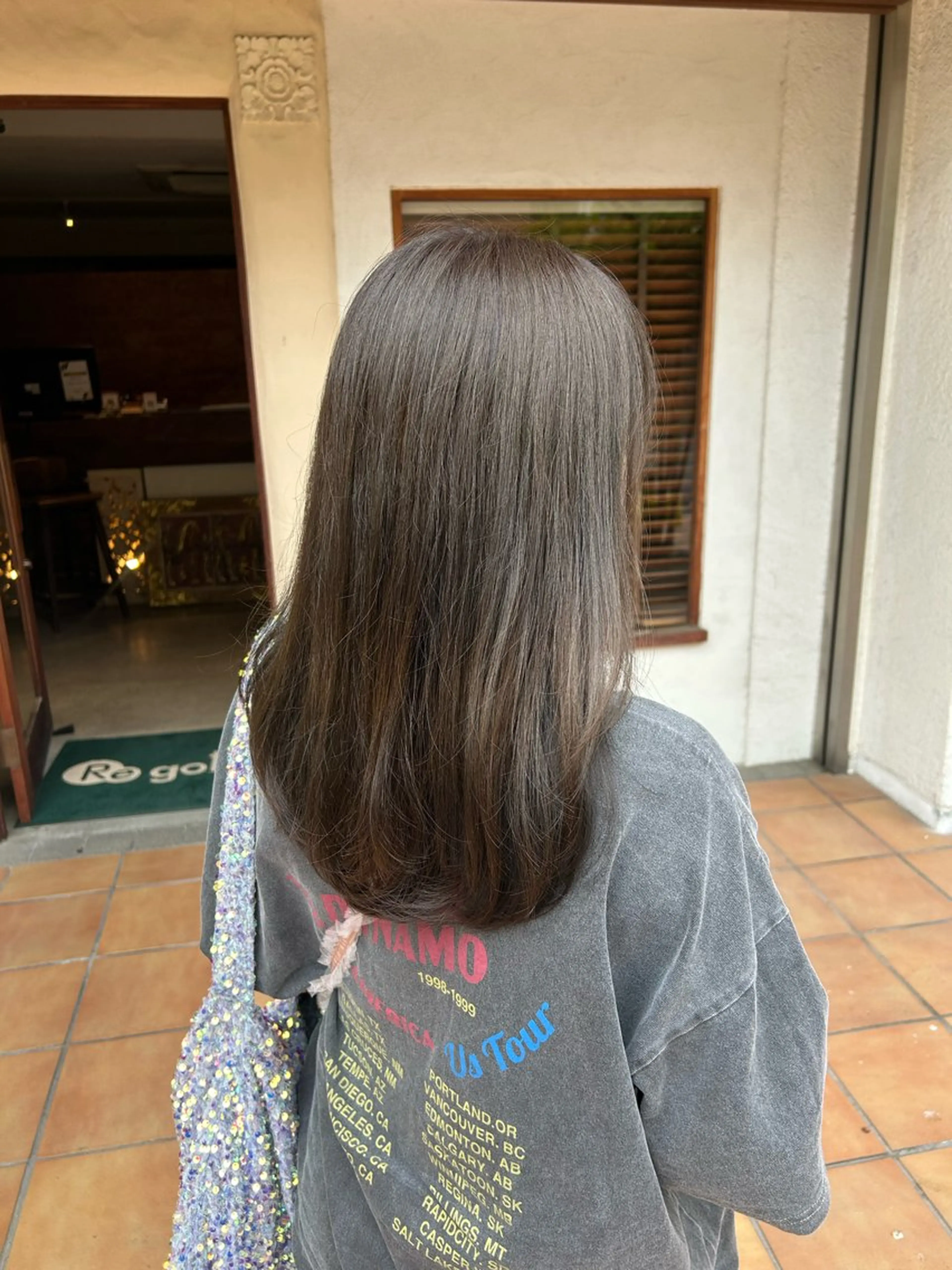 セミロング カラー putri 川邉 優花のヘアスタイル