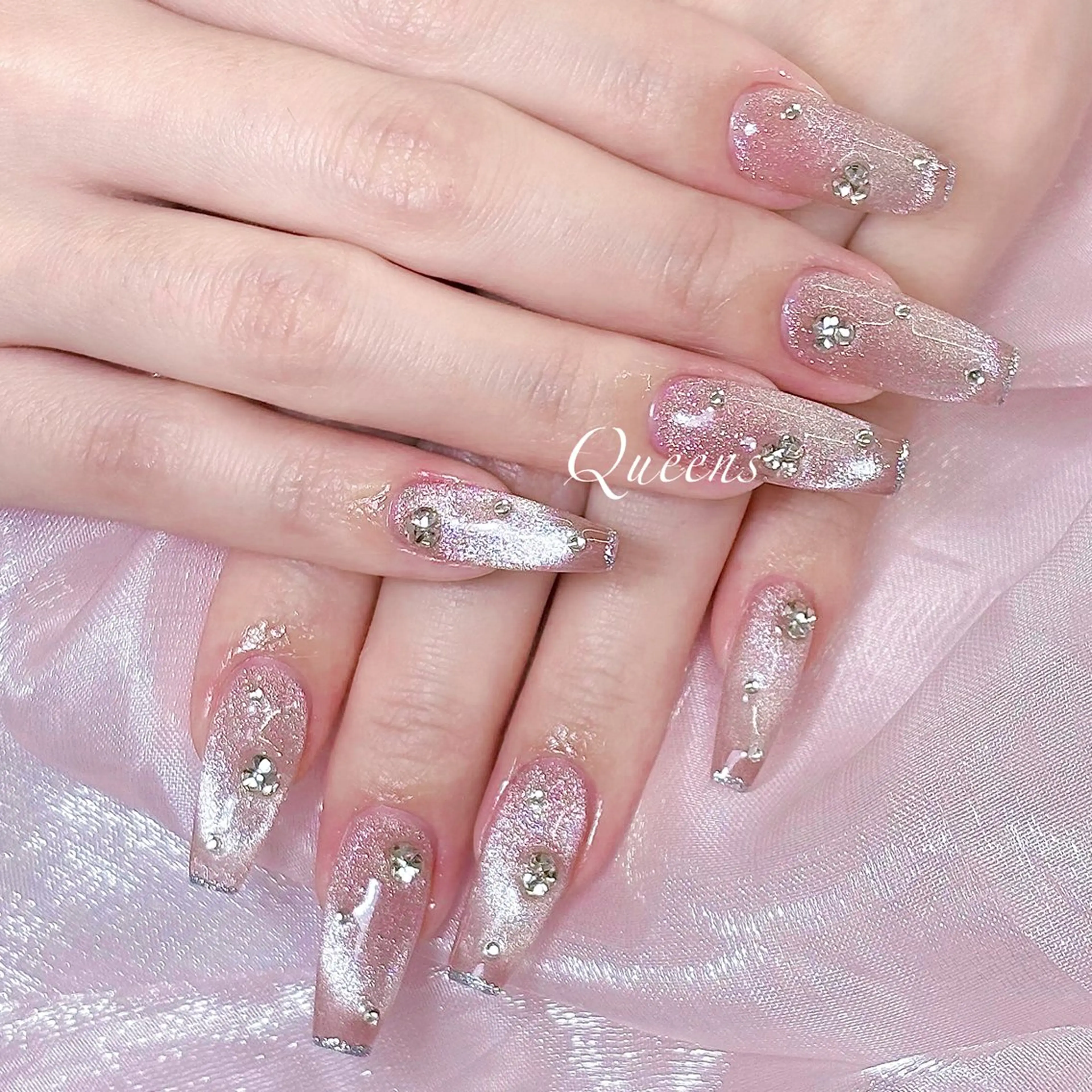 ネイル ハンドネイル Queens テイのネイルデザイン