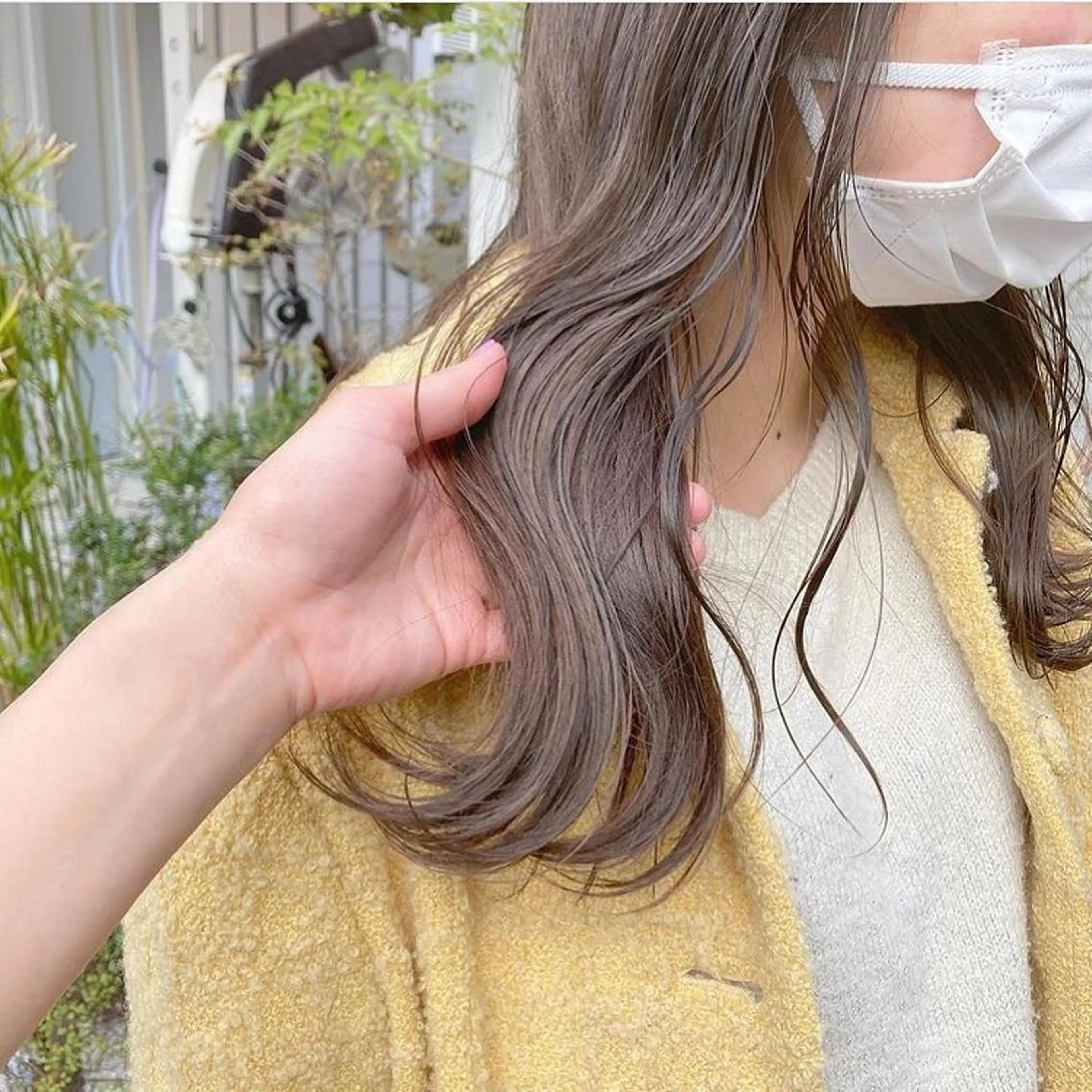 ミディアム カラー ヘアアレンジ ベージュカラー 透明感カラー グラデーションカラー ハイライトカラー ハイトーンカラー 韓国/髪質改善💘 櫻井かれんのヘアスタイル