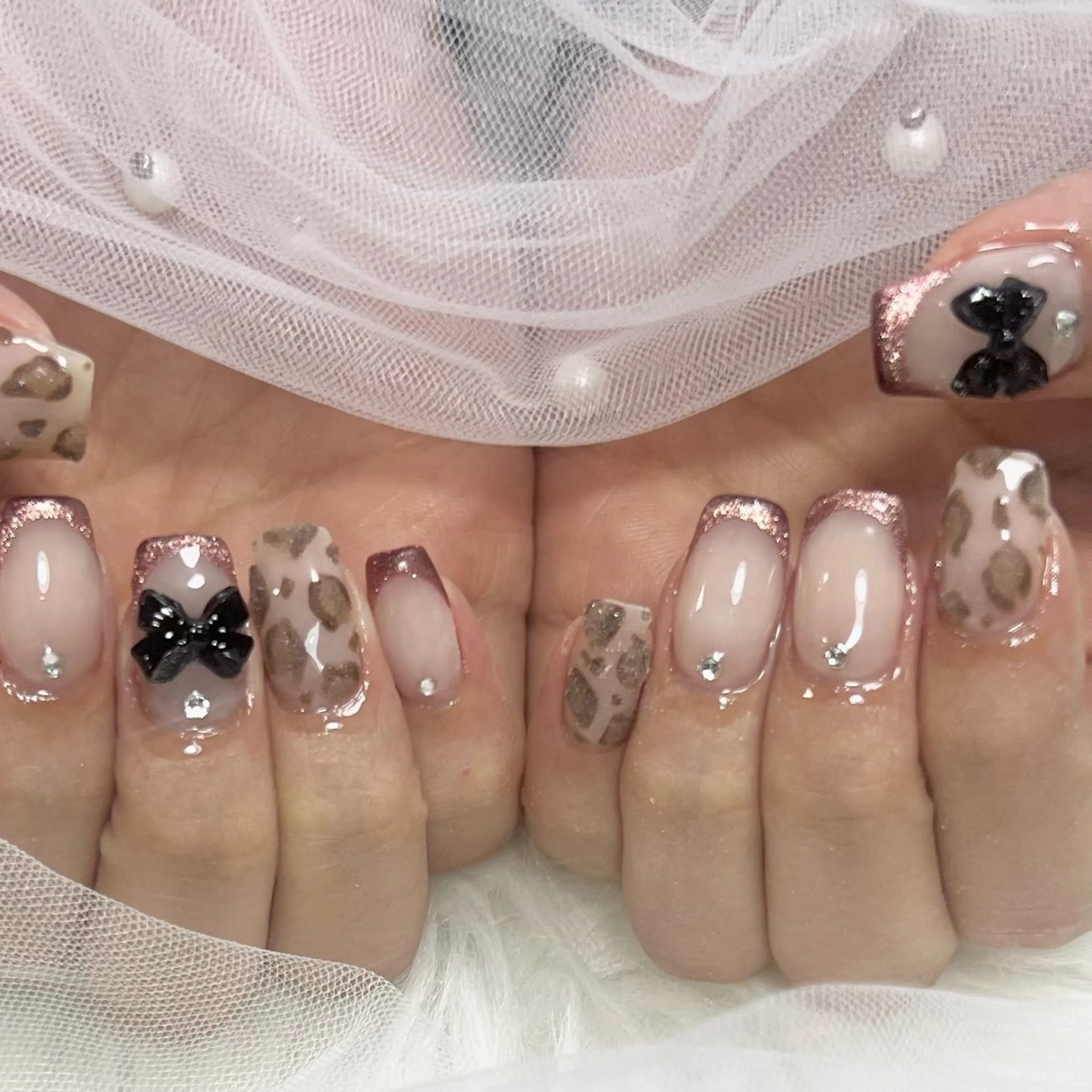 ネイル アニマル柄 ブラウン フレンチネイル 赤色 NANA HARUKAのネイルデザイン