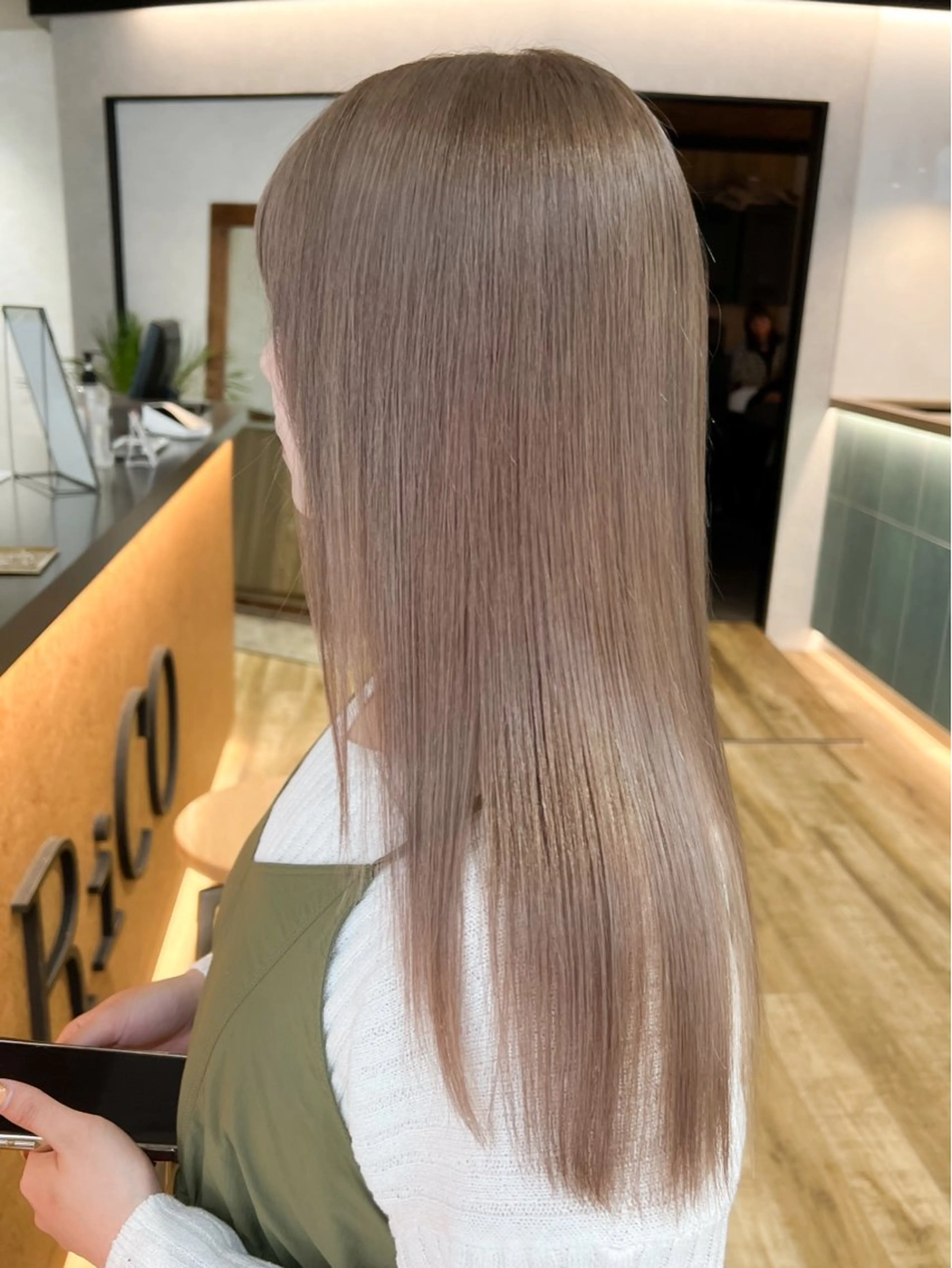 ロング カラー ヘアカラー ハイトーン/赤みなし 透明感/ririkaのヘアスタイル