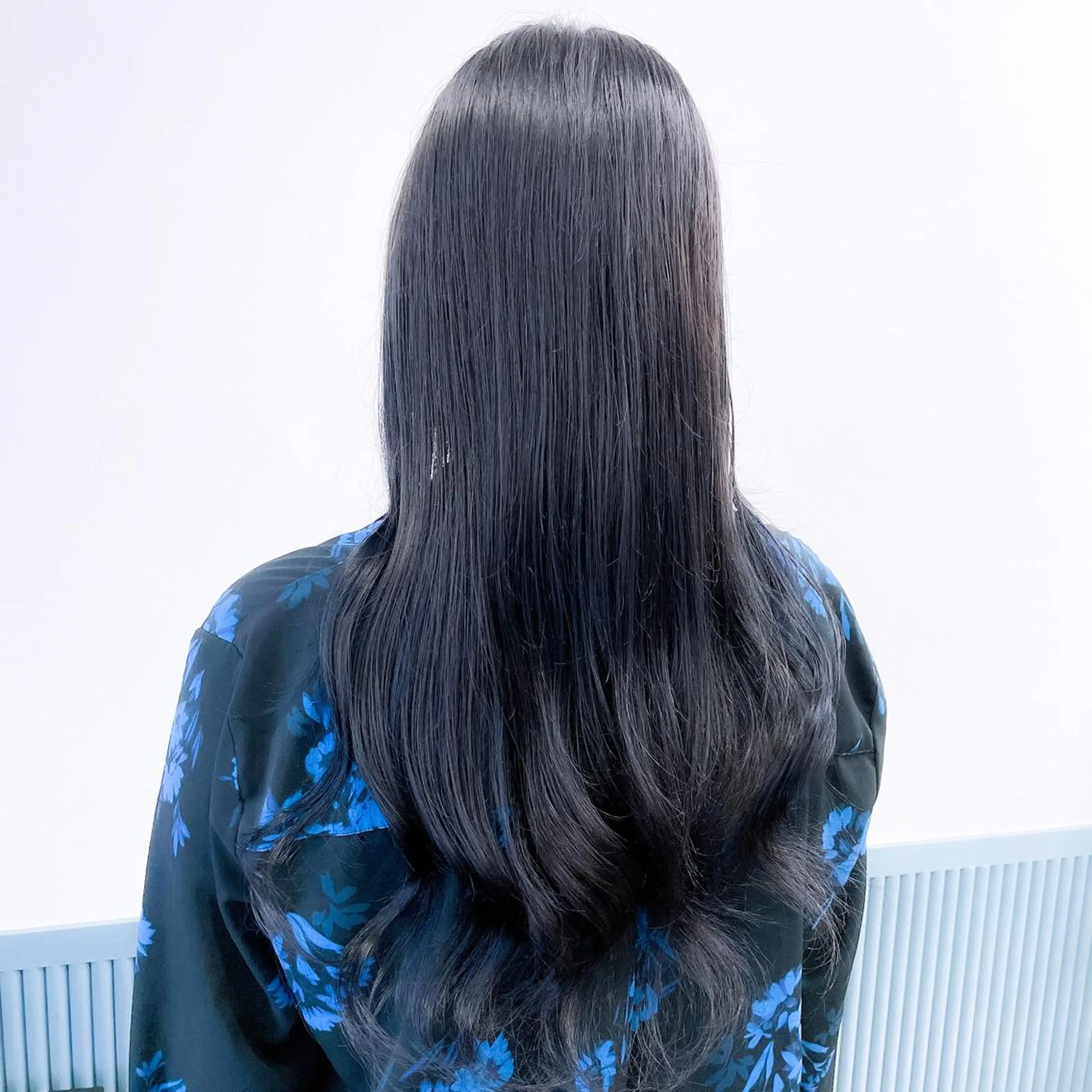 ロング カラー 黒髪 ブルーカラー ブルーブラック ヘアカラー TSUYOSHI 韓国ヘア/くびれヘアのヘアスタイル