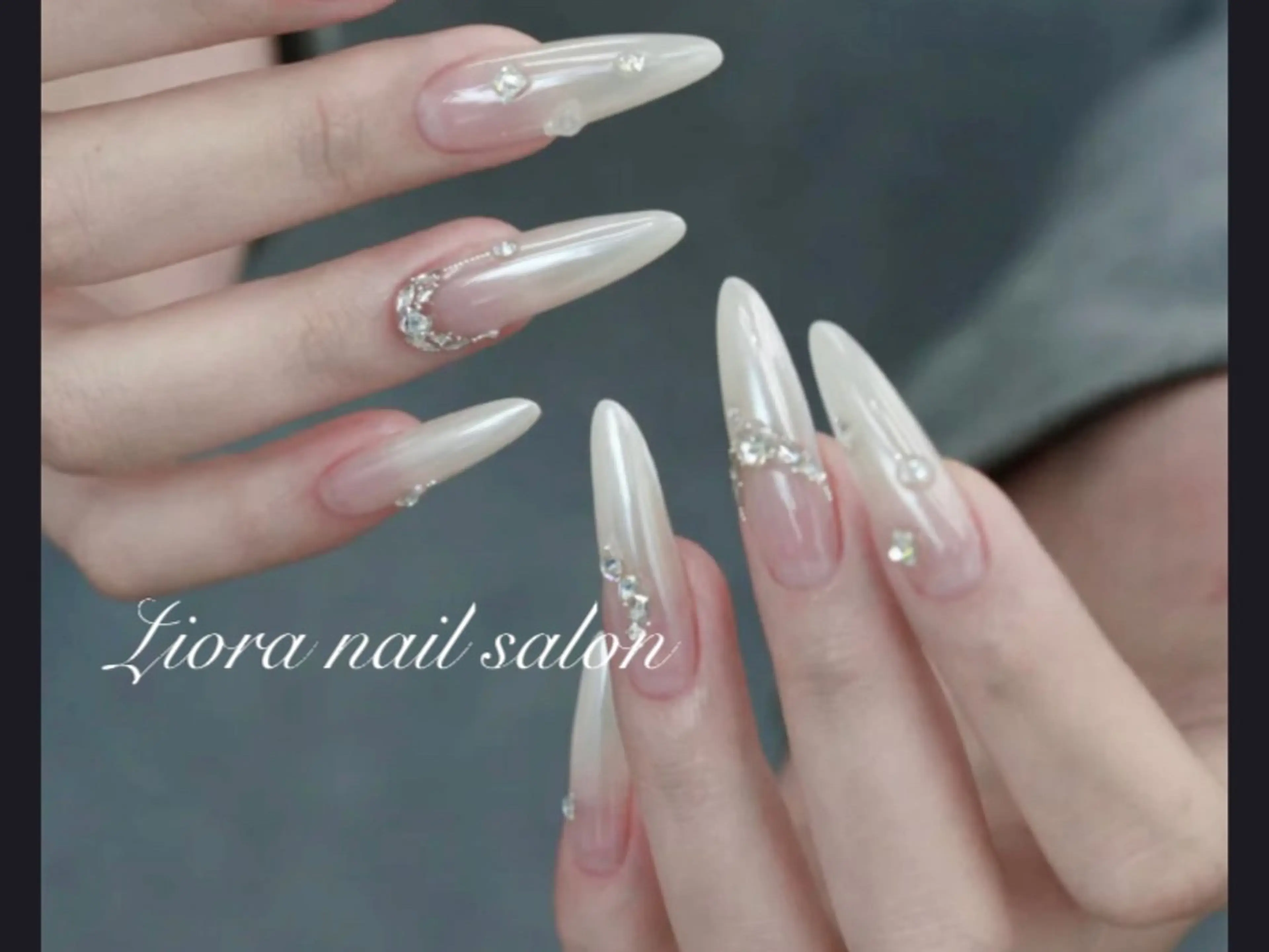 ネイル フレンチネイル ジェルネイル ガーリー グラデーション キラキラネイル ハンドネイル Liora nail 1のネイルデザイン