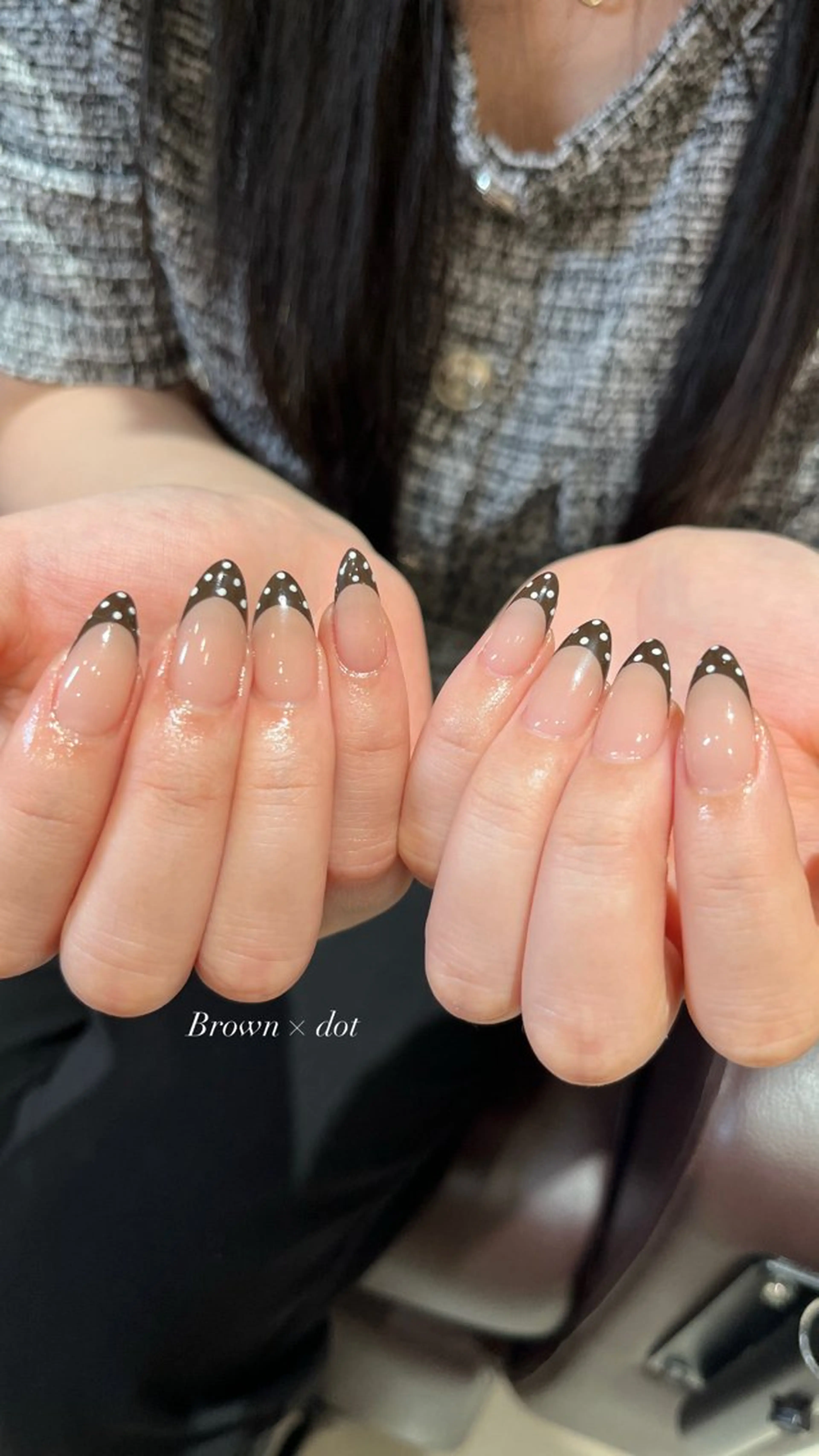 ネイル ブラウン ドット フレンチネイル ホワイト ハンドネイル NailAVANCE Ichikaのネイルデザイン