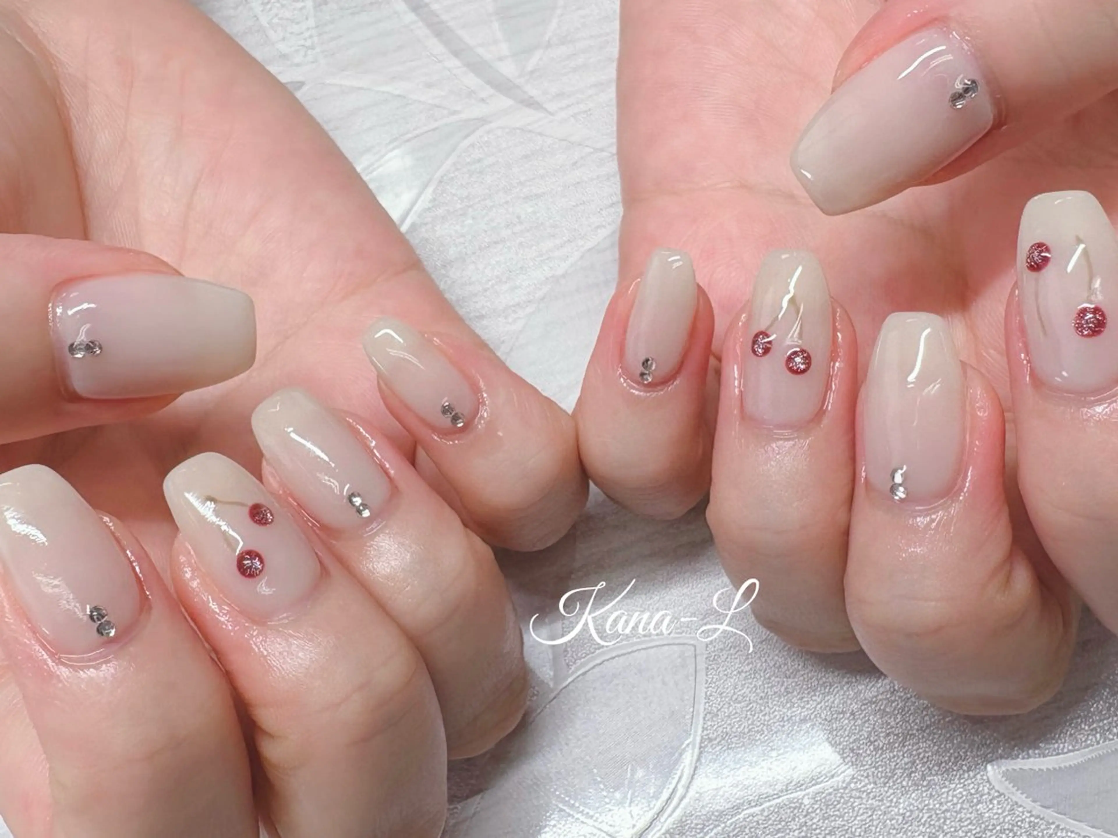 ネイル 芦辺 香奈のネイルデザイン