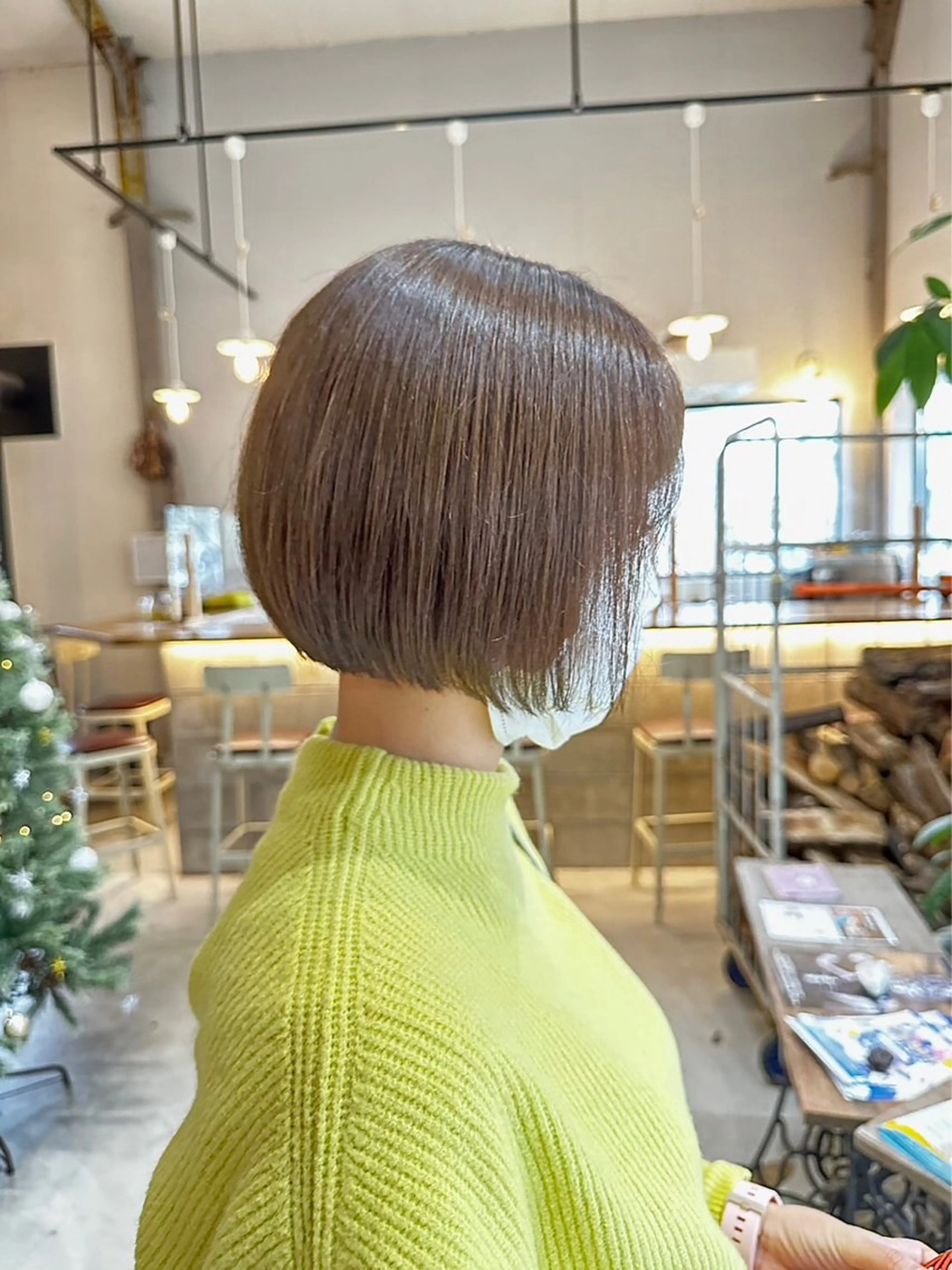 ショート カラー SOKO所属・林 玲奈のヘアスタイル