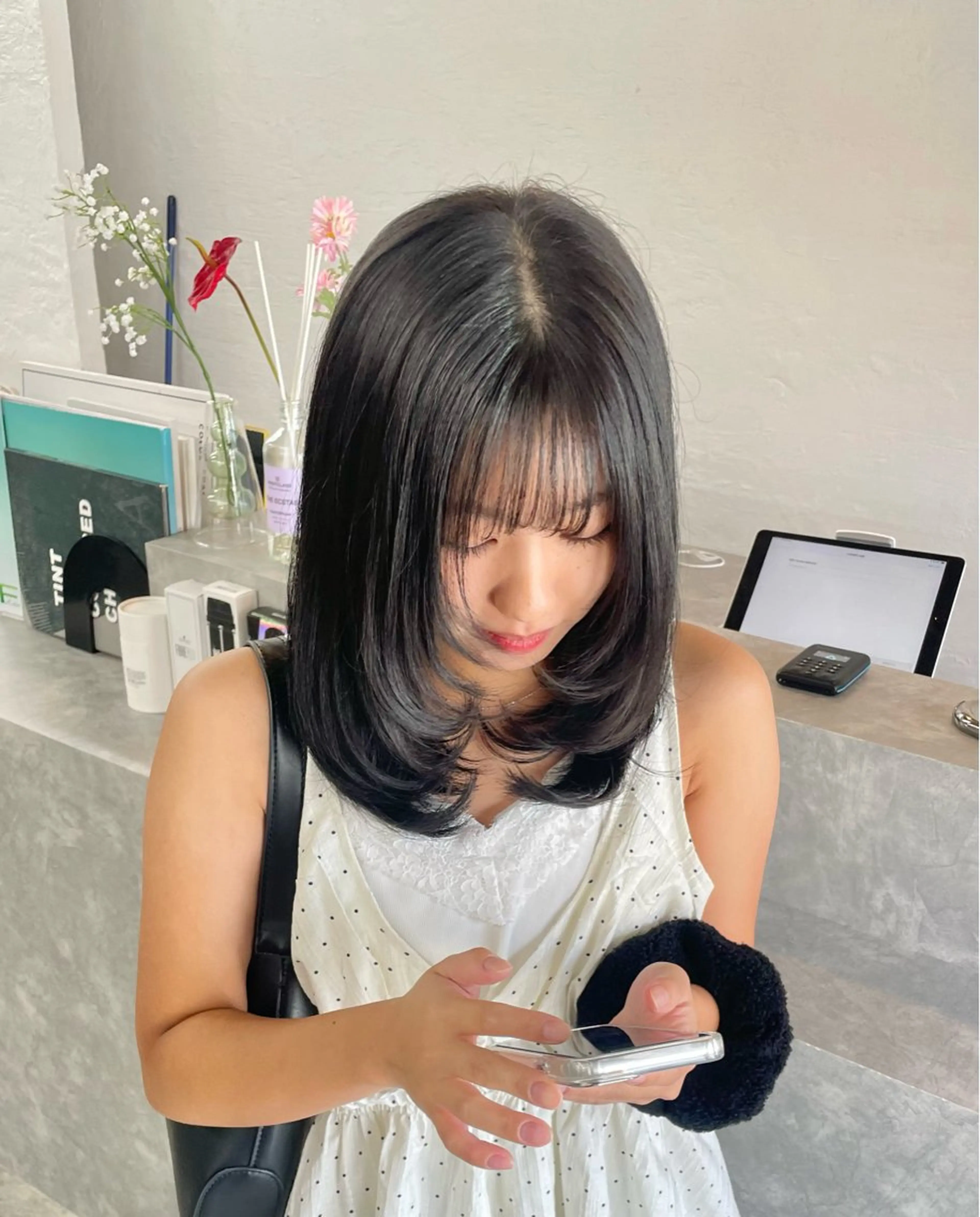 セミロング カット ヘアカラー miloc himekaのヘアスタイル