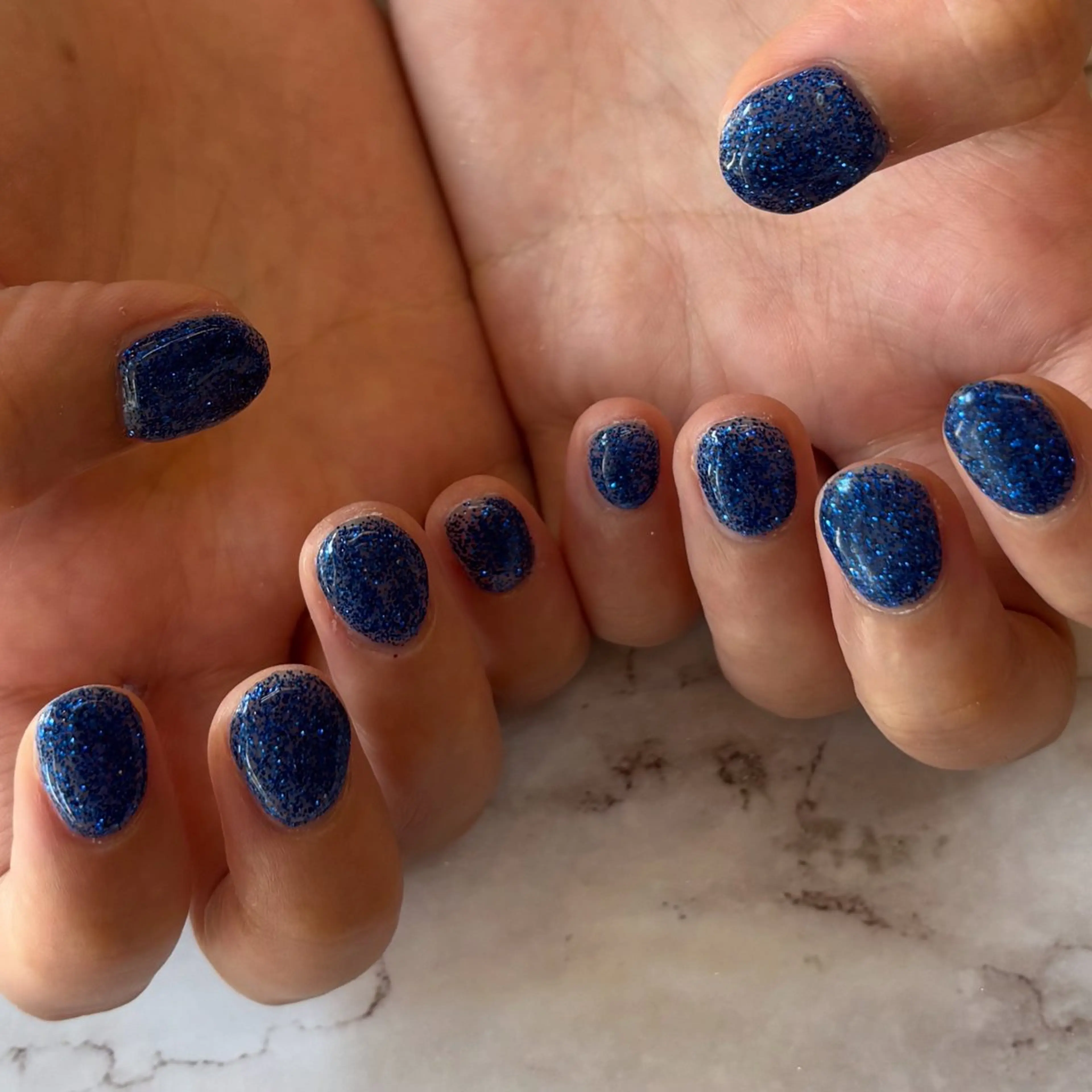 ネイル ワンカラーネイル Honey Bee Mikuのネイルデザイン