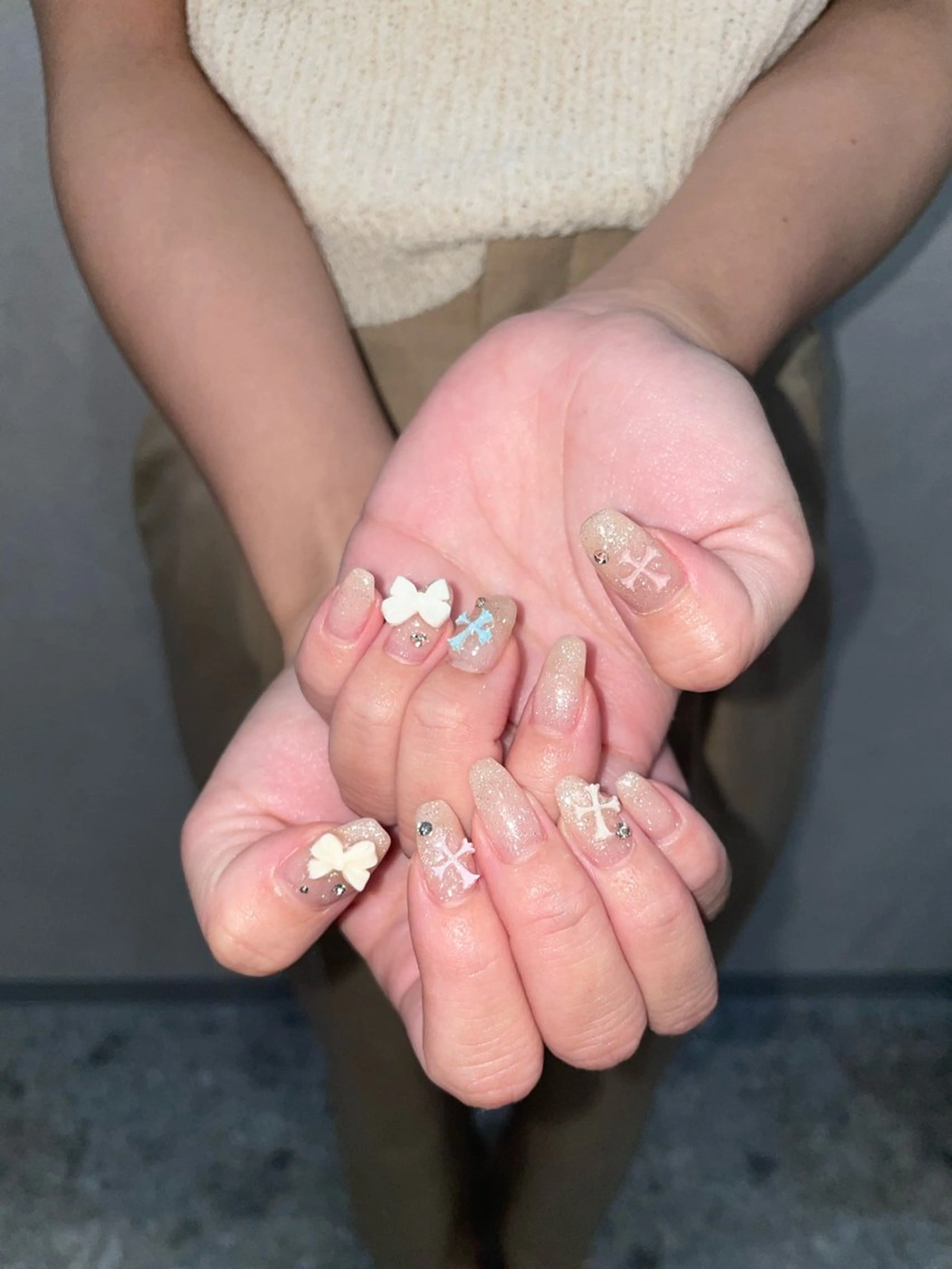 ネイル アートネイル フラッシュネイル ラメ(グリッター) リボン 🌐mifumi🌐 Rommy　京橋のネイルデザイン