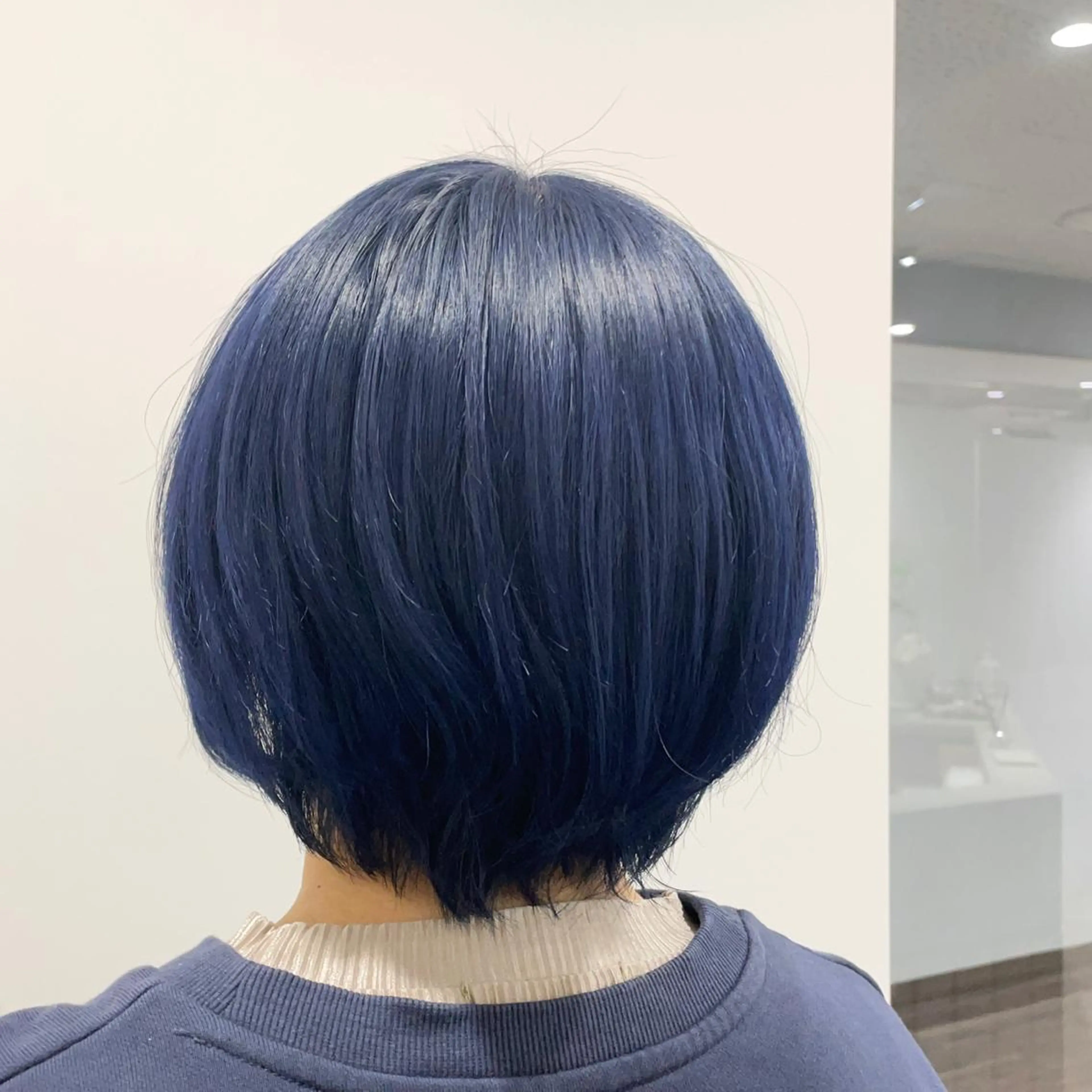 ショート カラー カットパーマモデル 山中 遥のヘアスタイル