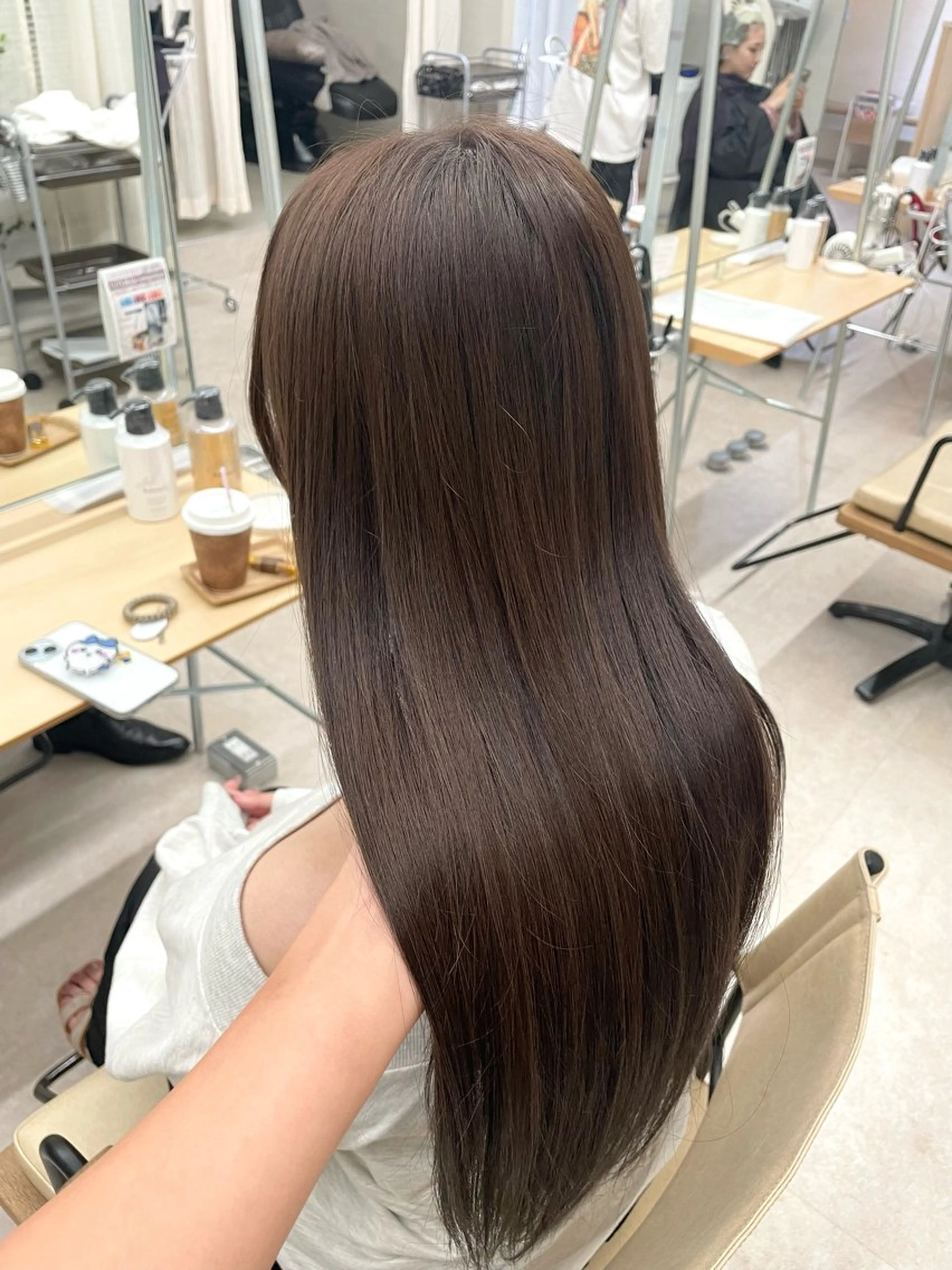 カラー 辺見 葵のヘアスタイル