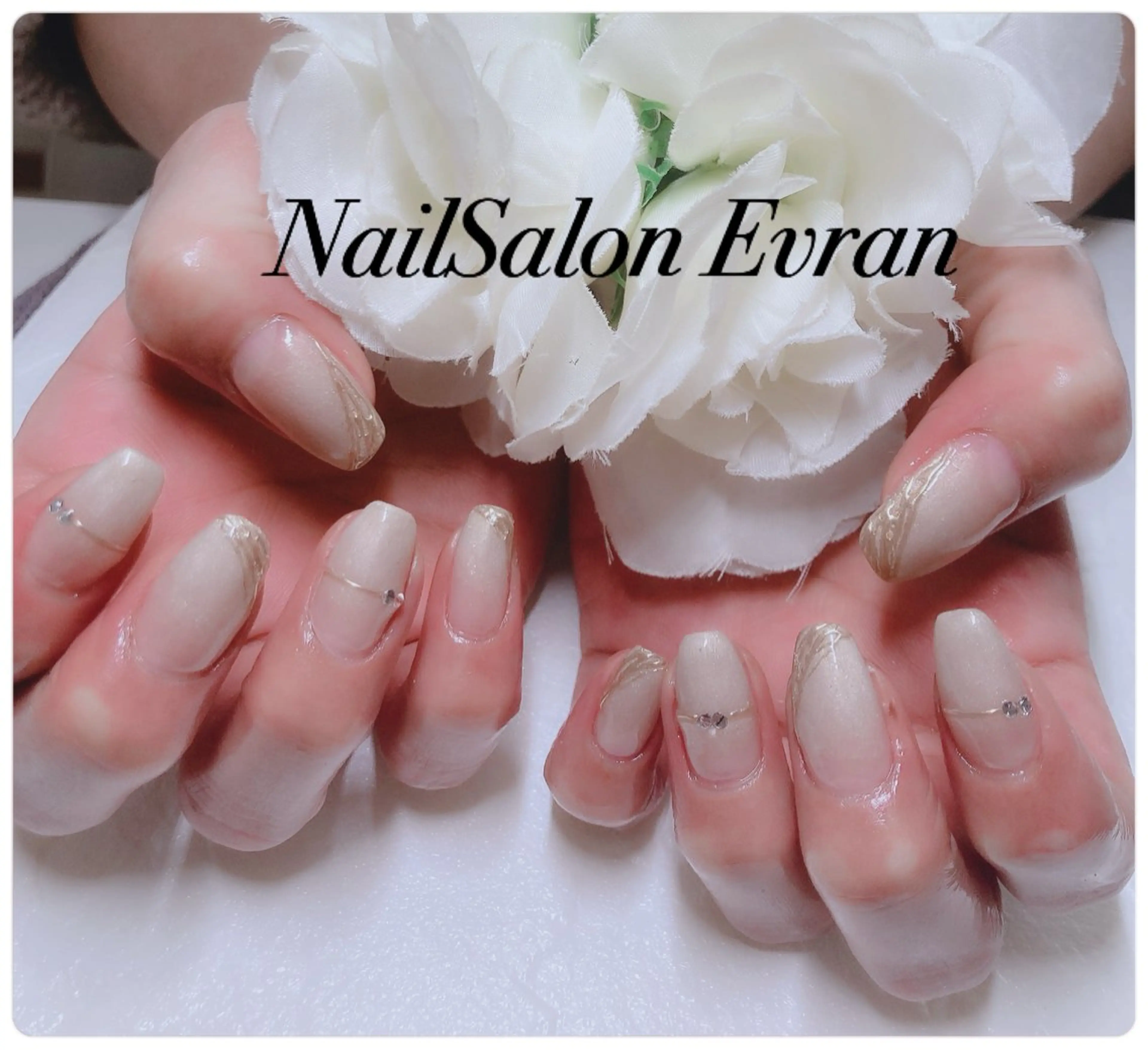 ネイル アートネイル フレンチネイル マグネットネイル 持ち込み ニュアンスネイル ハンドネイル Nail salon Evranのネイルデザイン