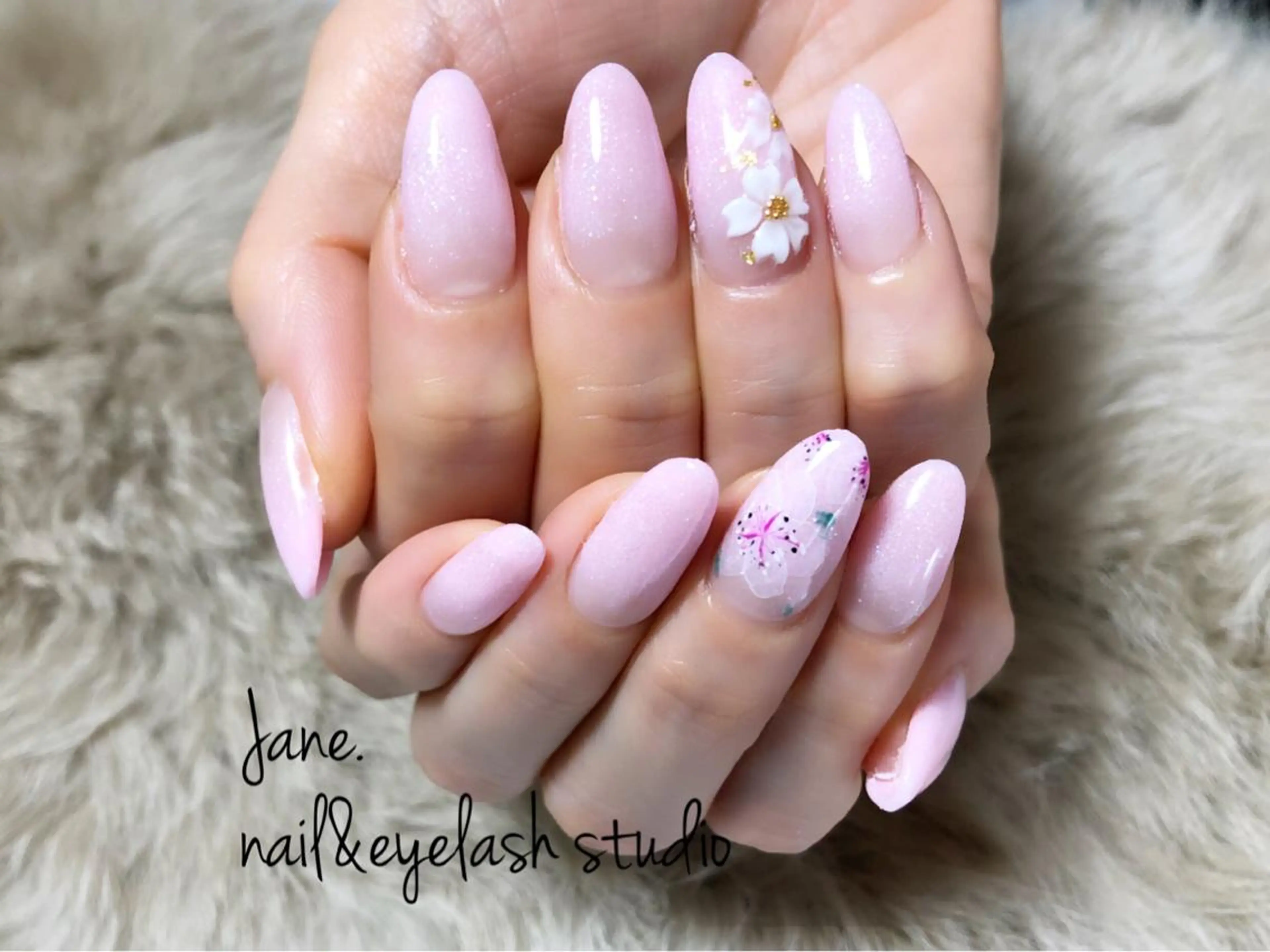 ネイル Yakko pas á pasのネイルデザイン