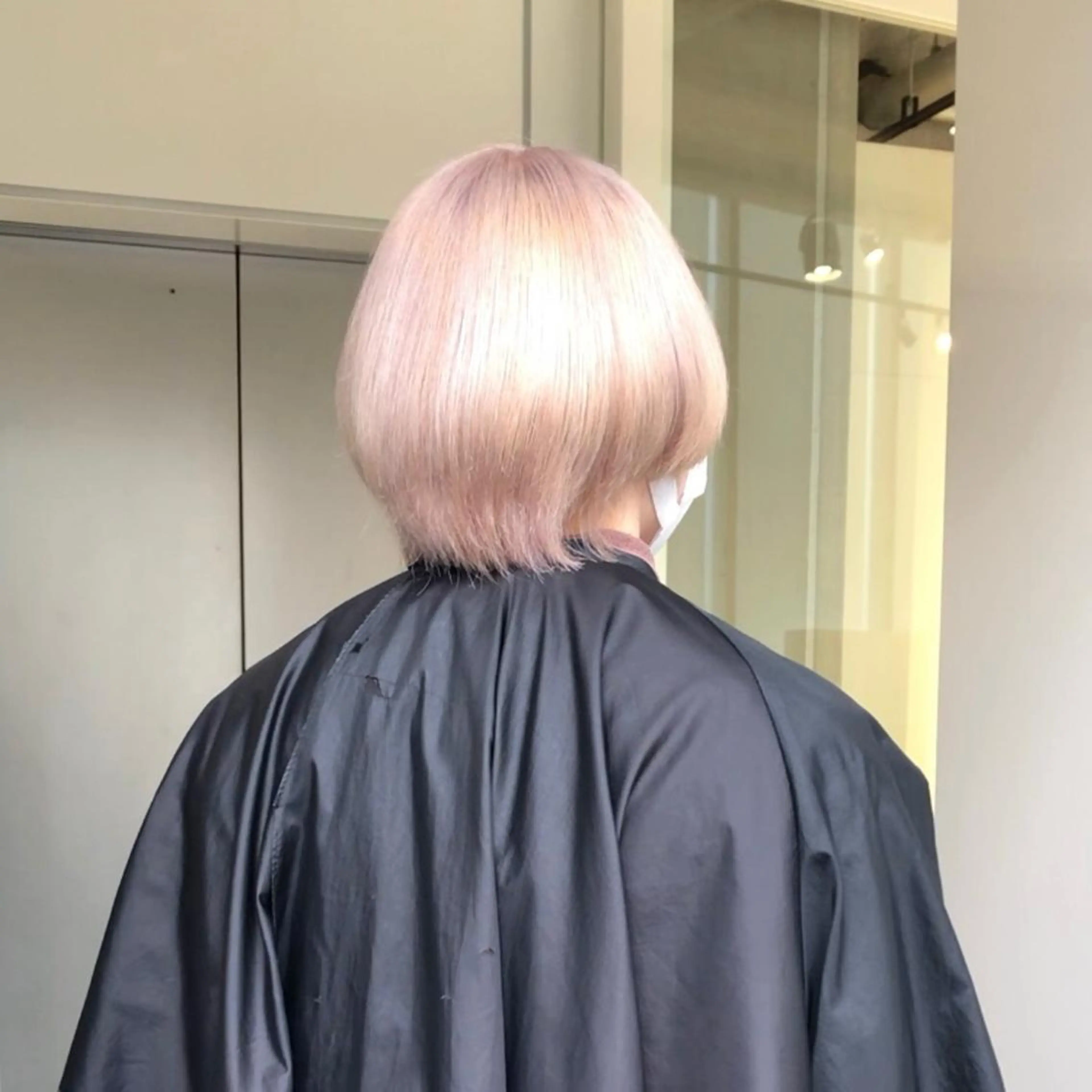 ショート 艶髪レイヤー/ ハイトーンKeitaのヘアスタイル