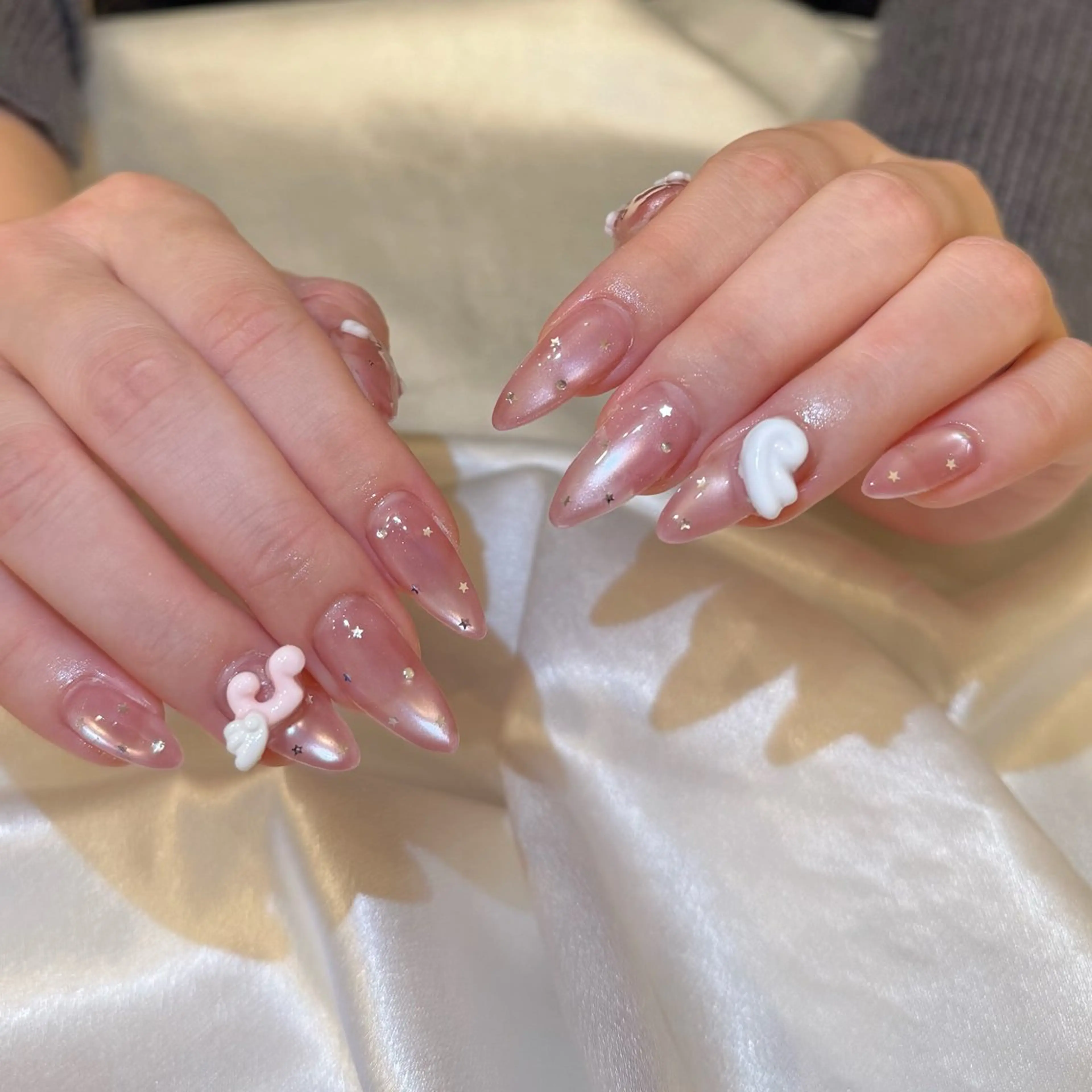 ネイル ハンドネイル シュシュ 🎀 girly nailのネイルデザイン