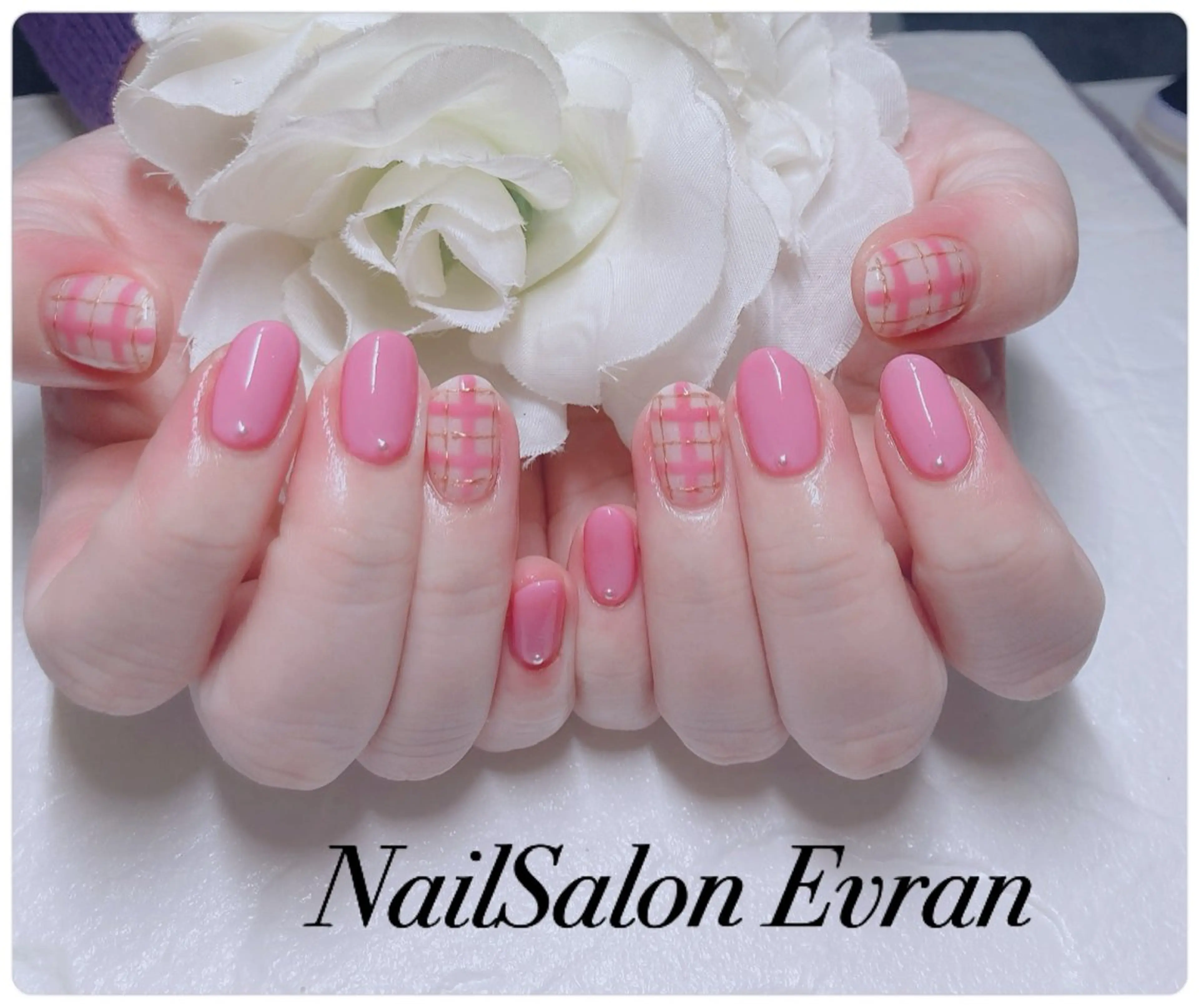 ネイル アートネイル フレンチネイル マグネットネイル 持ち込み ニュアンスネイル ハンドネイル Nail salon Evranのネイルデザイン