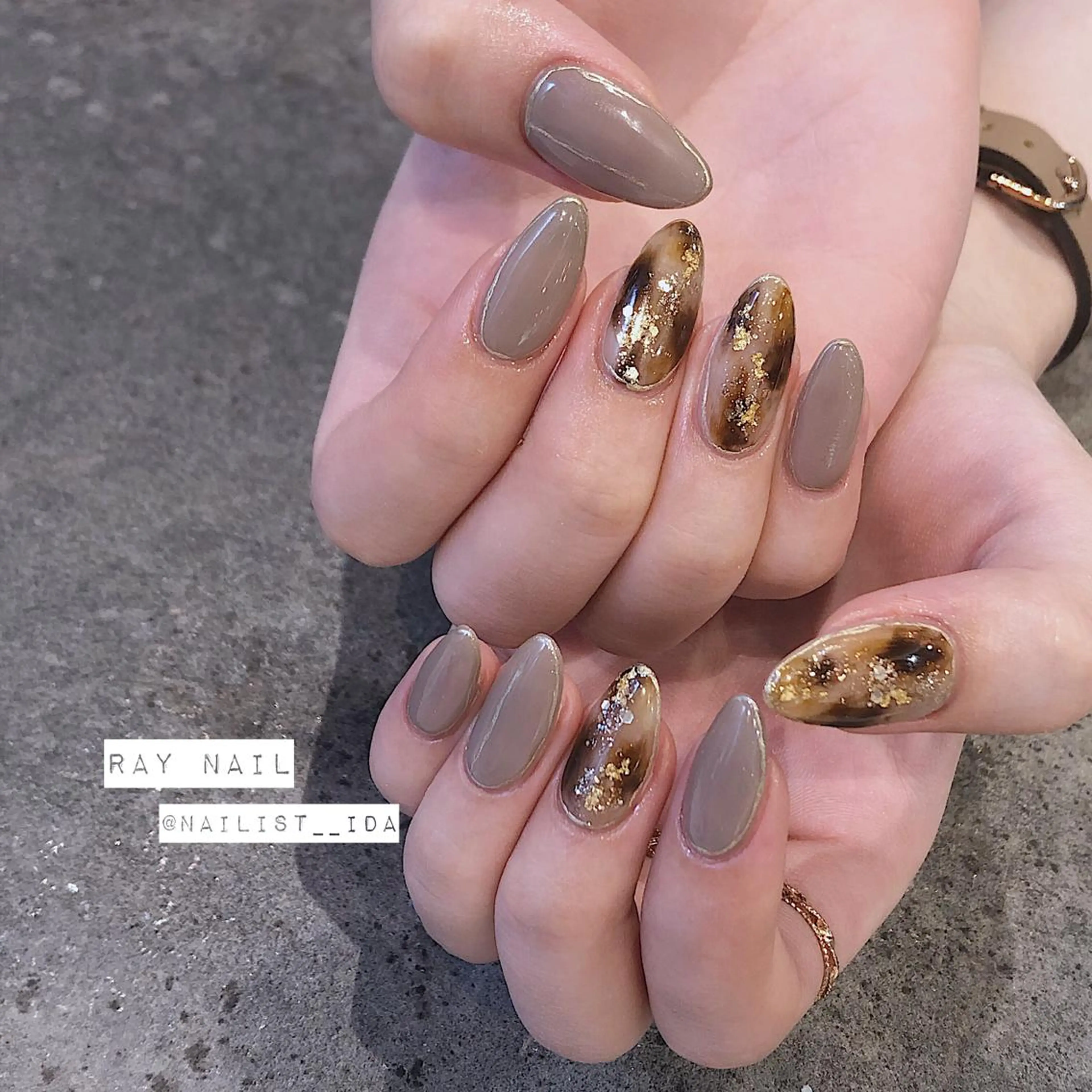 ネイル べっ甲ネイル Arowa 伊田のネイルデザイン