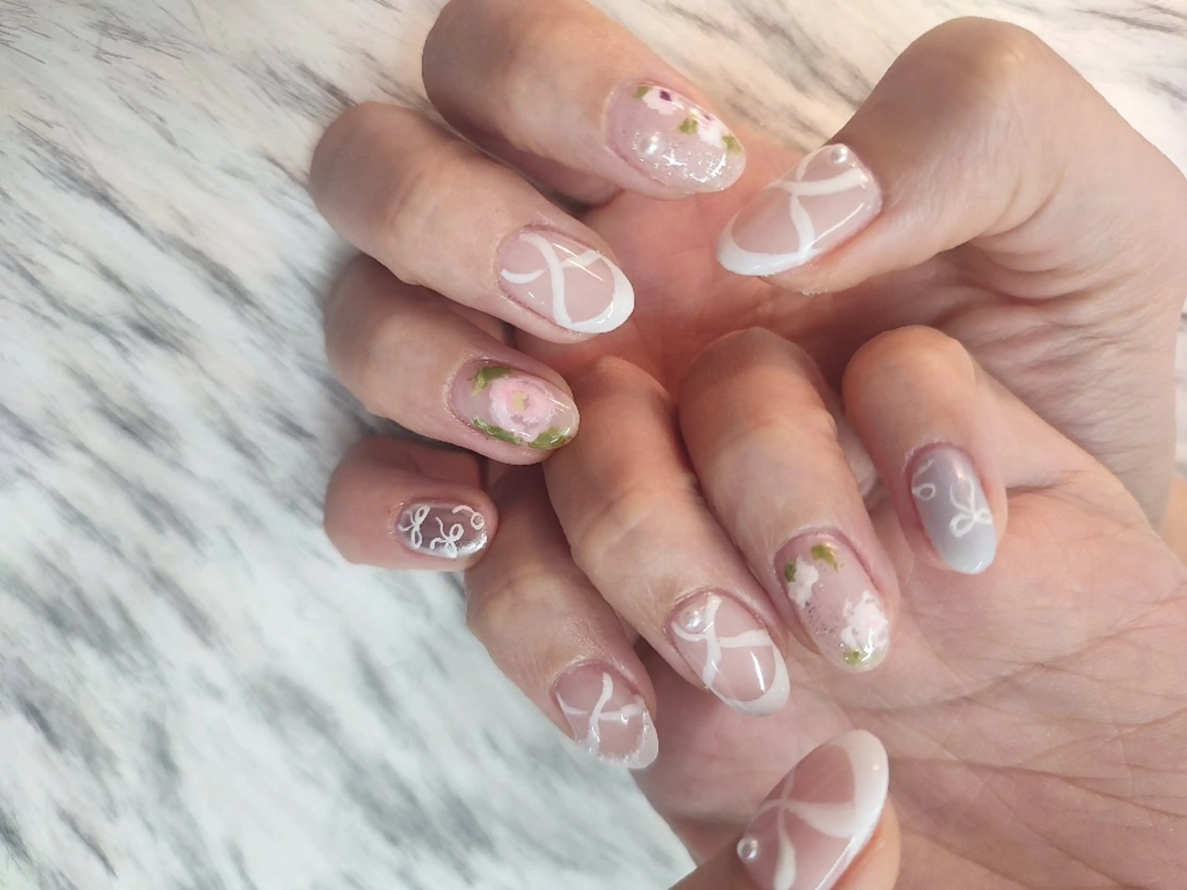 ネイル ハンドネイル RUNWAY 　　の眉毛・アイブロウイメージ