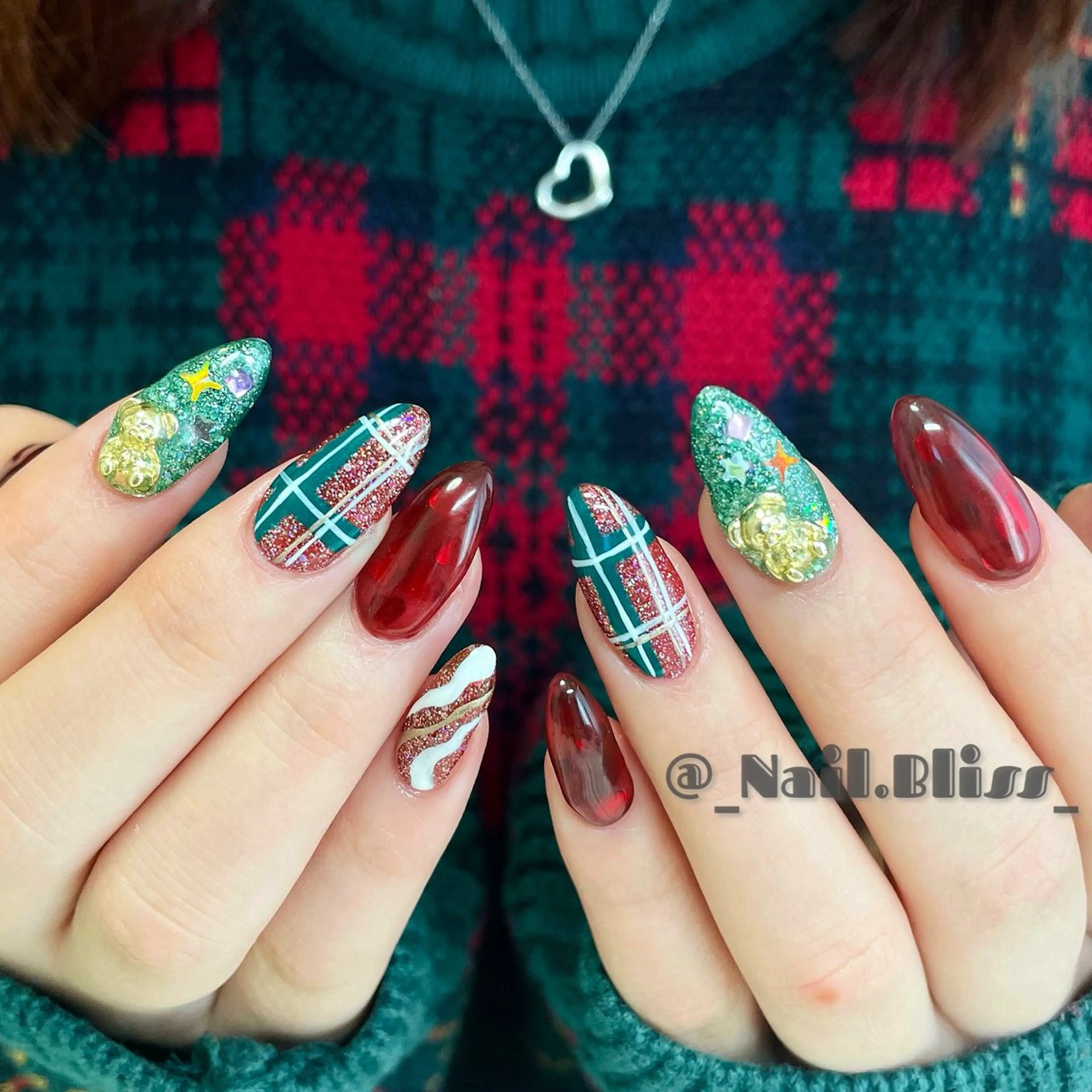 ネイル ハート 冬ネイル クリスマス ハンドネイル NAIL BLISSのネイルデザイン