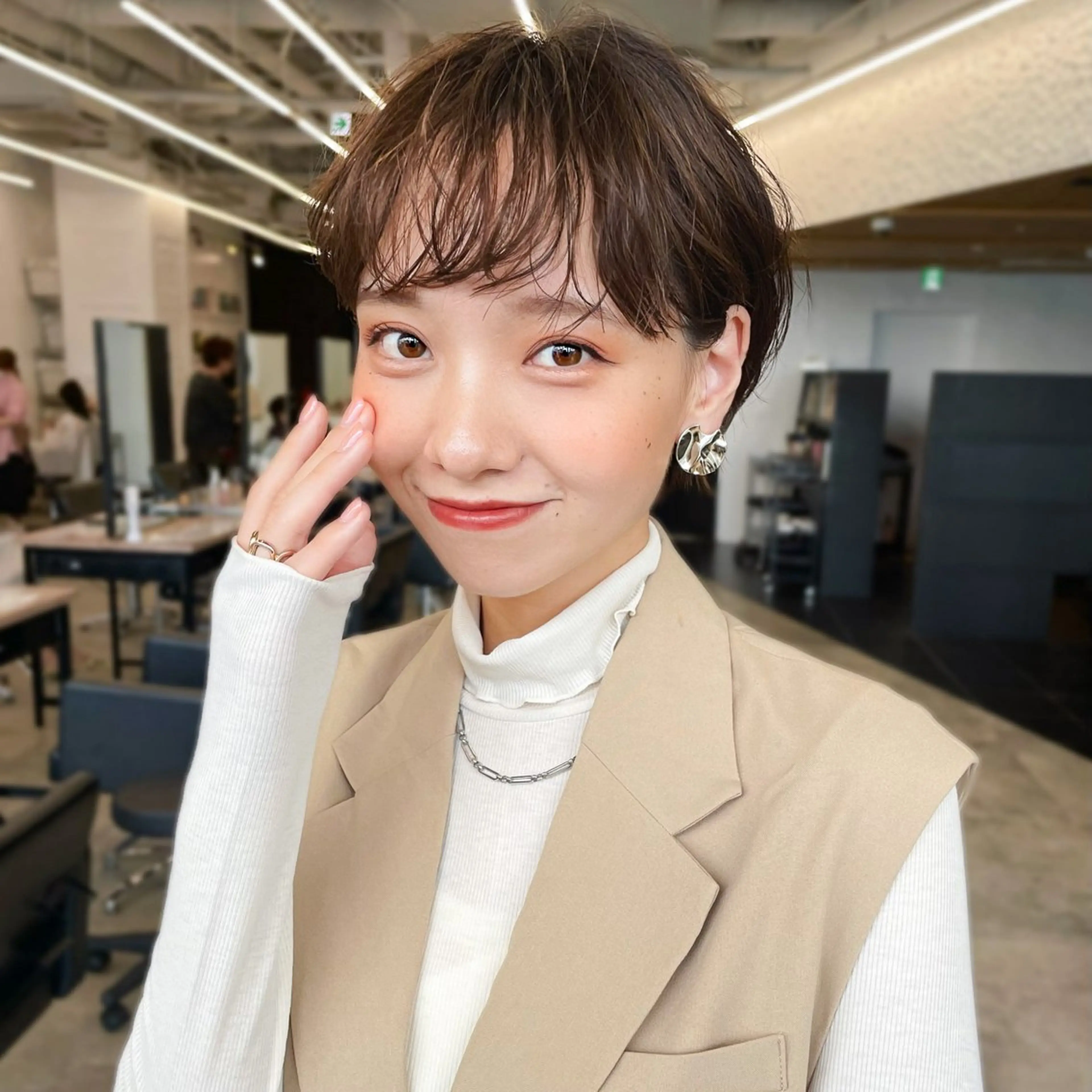 ショート パーマ ショートヘア カット ヘアカラー レイヤー/ショート透 明感カラー/西田祐賀のヘアスタイル