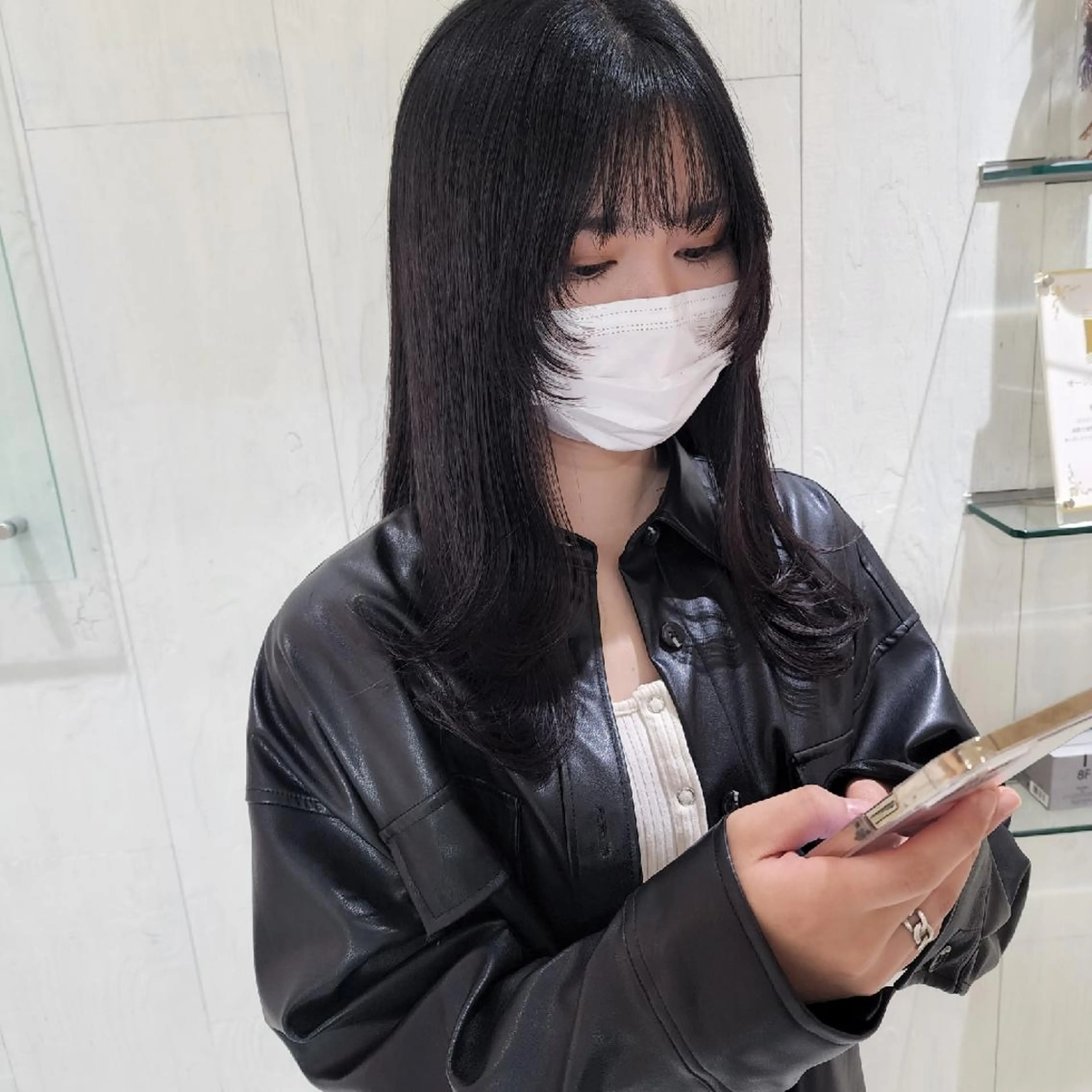 セミロング カラー 顔周りカット 小顔カット ウルフカット カット ヘアカラー トリートメント レイヤーカット/ ウルフカット/大橋 のヘアスタイル