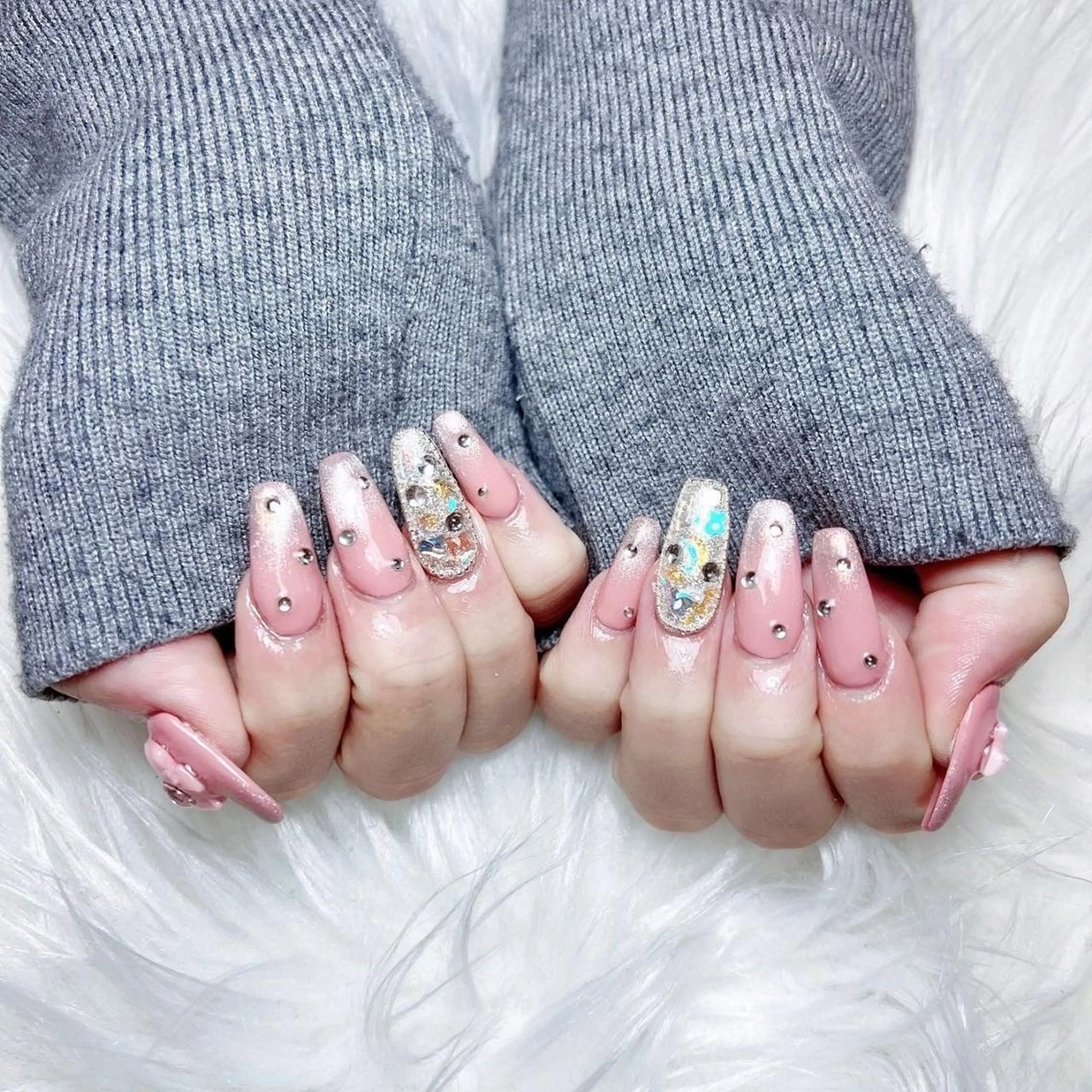 ネイル RAFFINE 月🦋🩵のネイルデザイン