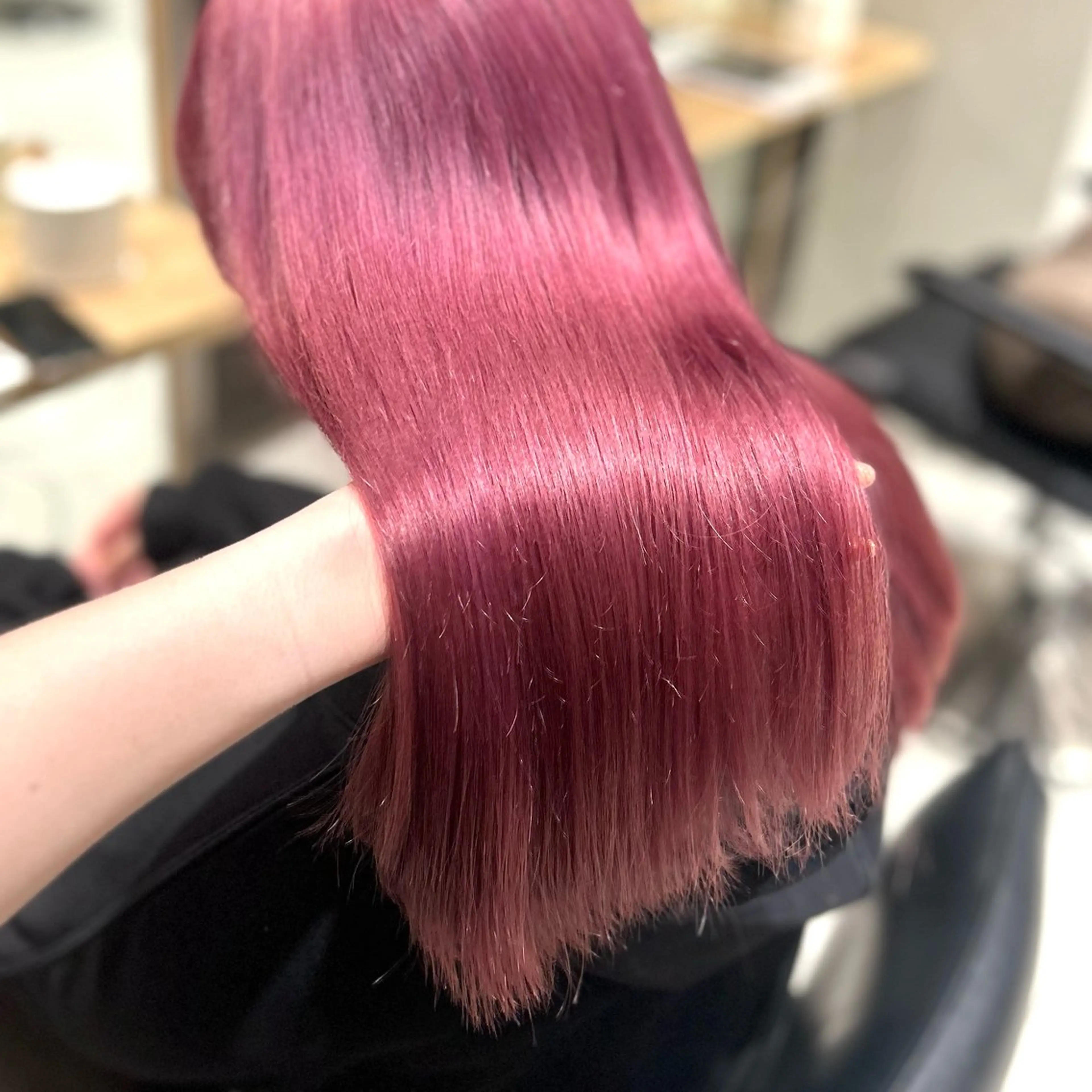 カラー ハイトーンカラー ヘアカラー ︎︎🌟韓国艶カラー ︎🌟璃奈 (リナ)のヘアスタイル