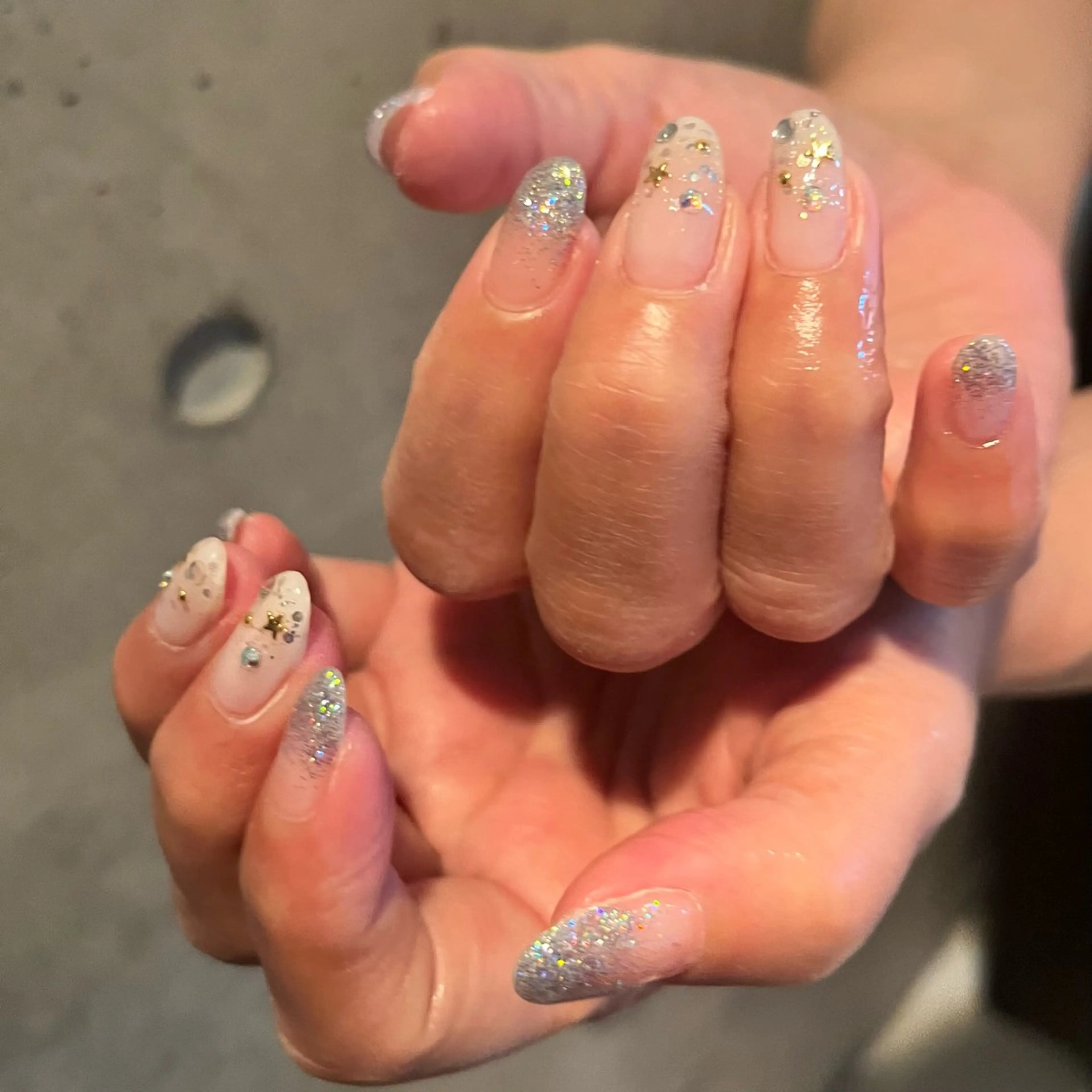 ネイル グラデーション キラキラネイル ラメ(グリッター) ラメグラデーション ハンドネイル DariL Ayaのネイルデザイン