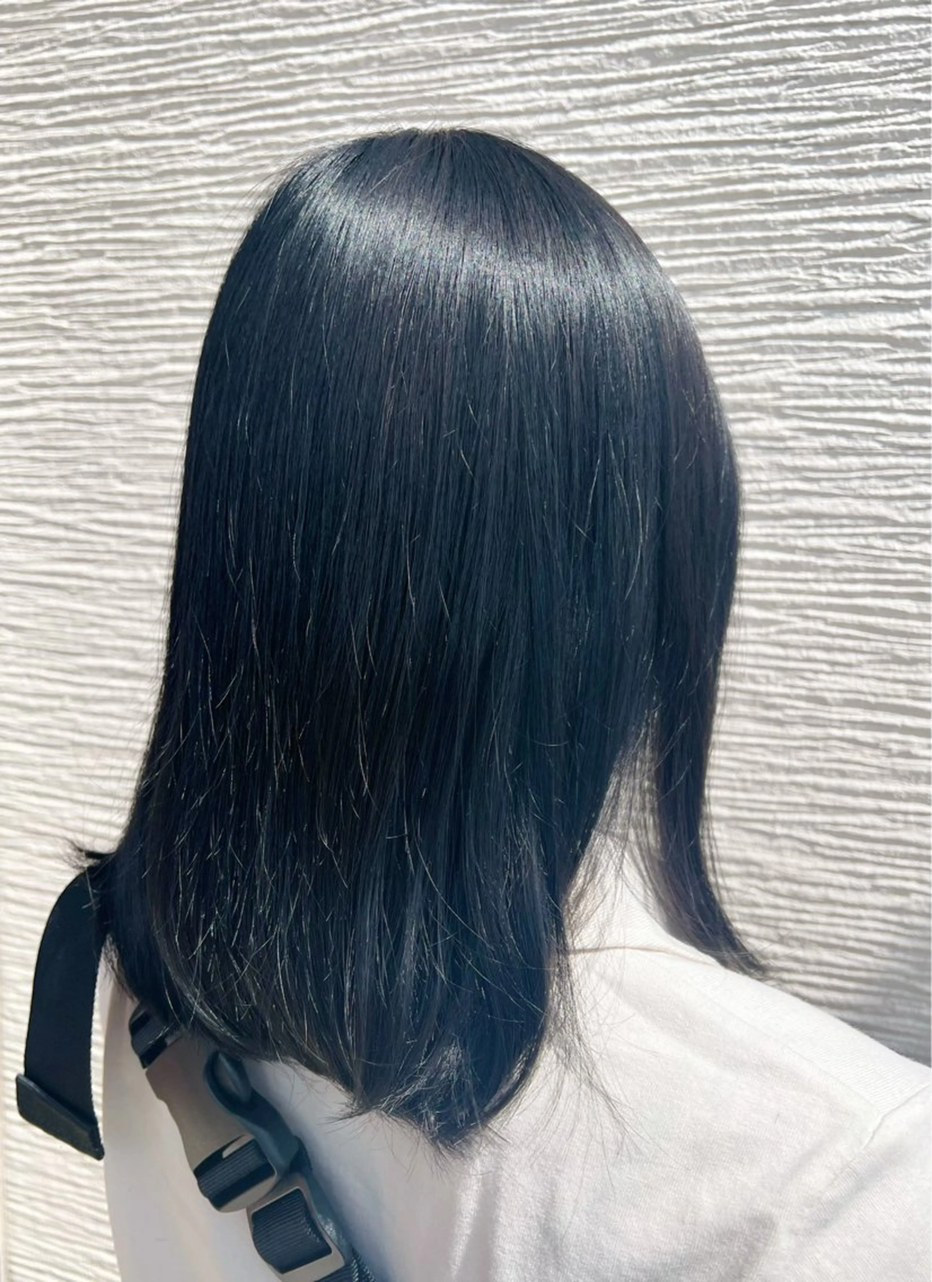 カラー 黒髪 ブルーカラー ブルーブラック 透明感カラー ヘアカラー 関 唯花のヘアスタイル