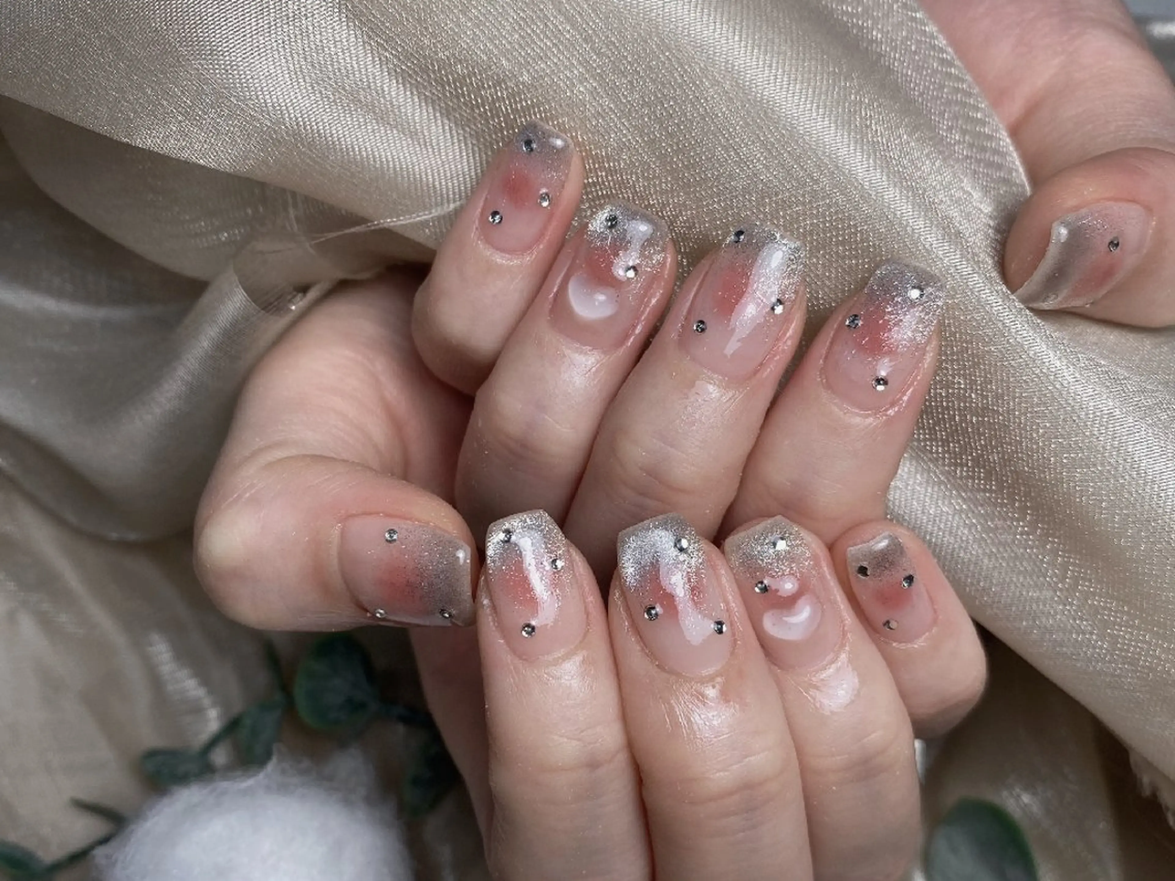 ネイル フレンチネイル マグネットネイル マグネットフレンチ ハンドネイル UM Nail Salonのネイルデザイン