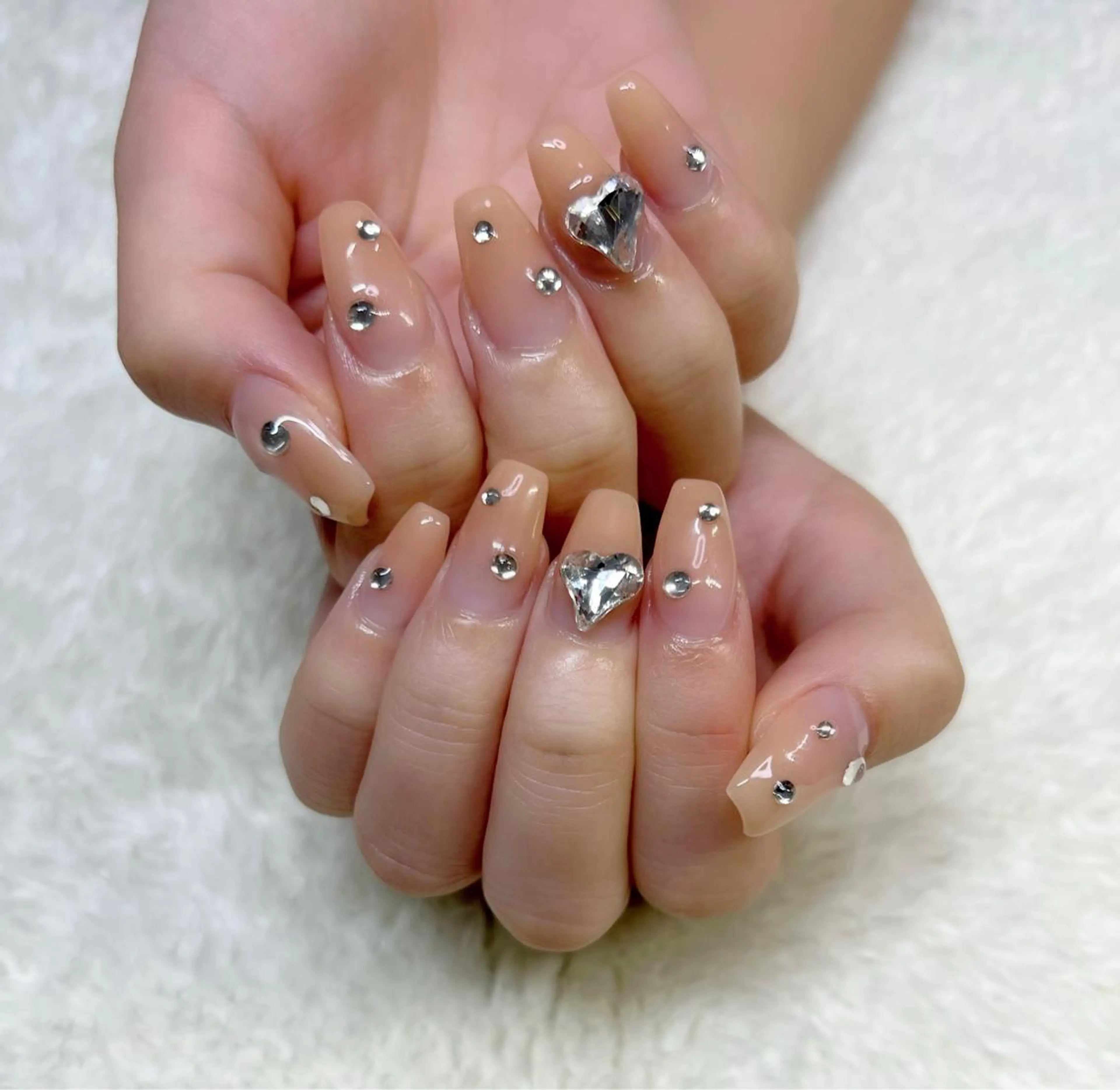 大人気！キラキラネイル　パーツ代込み5700円（オフ別途500円）カラーチェンジOKの写真