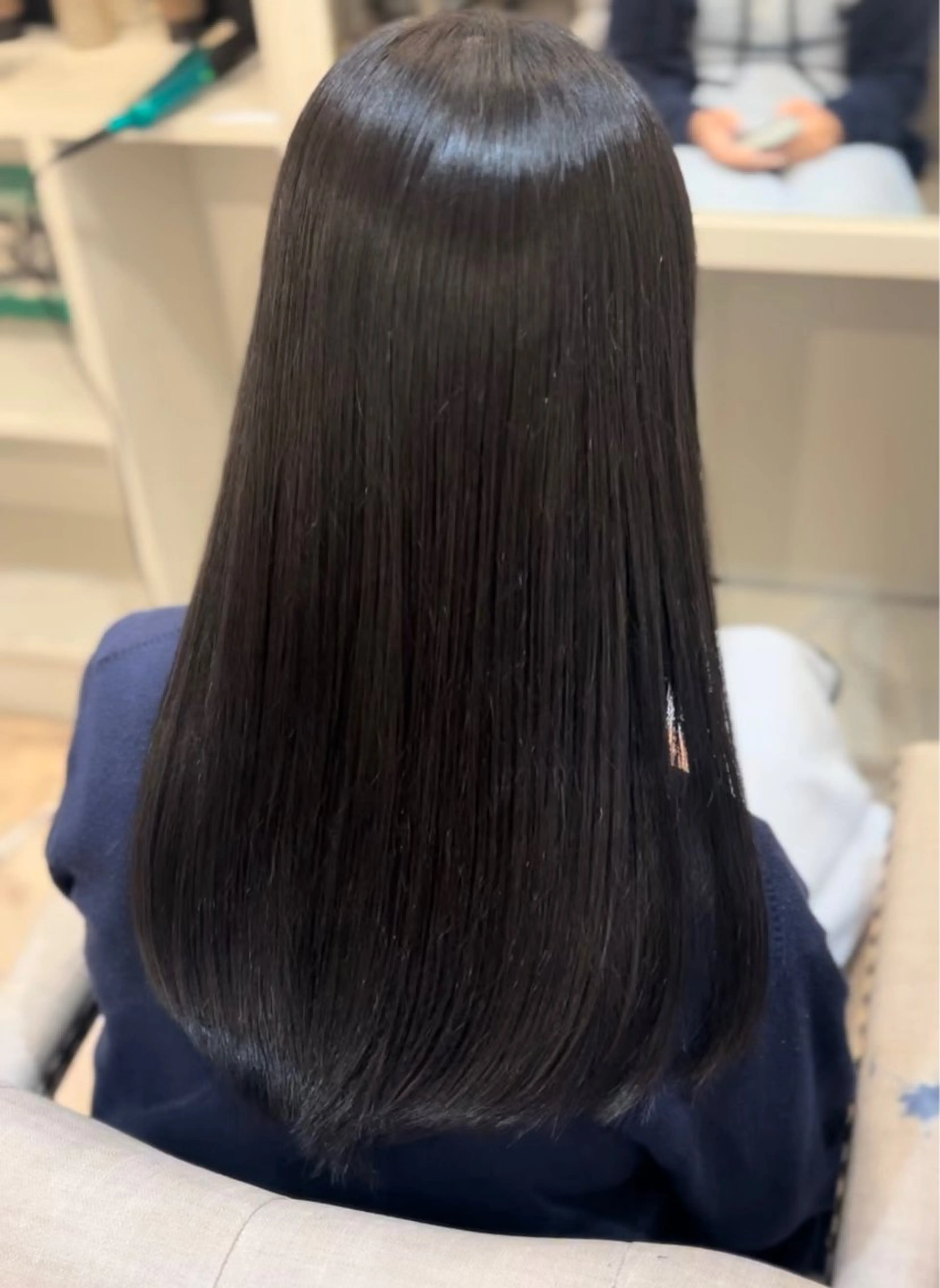 ロング カラー 魚谷 綾渚のヘアスタイル