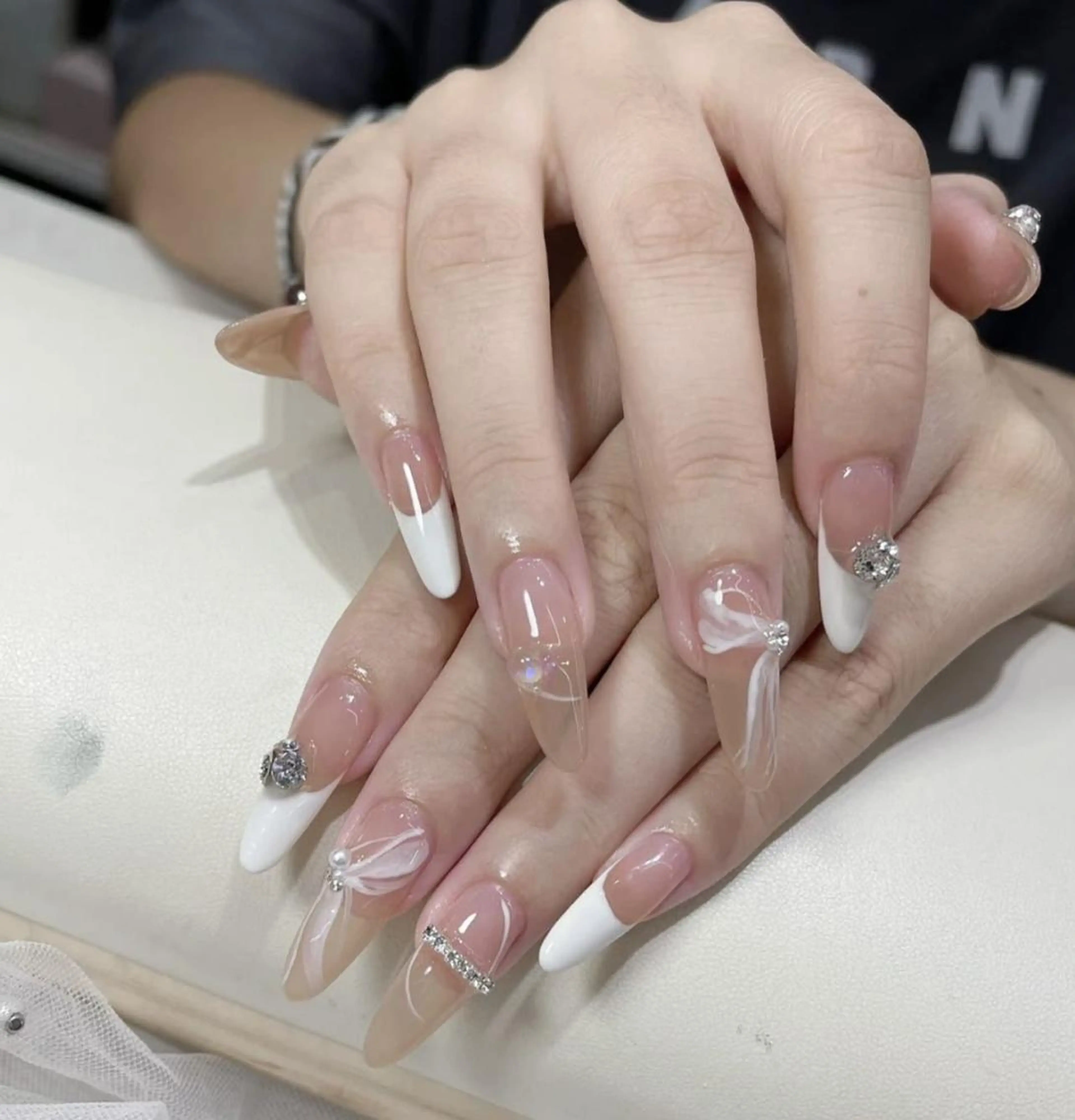 ネイル アートネイル 長さ出し ネイルチップ Queens マオのネイルデザイン