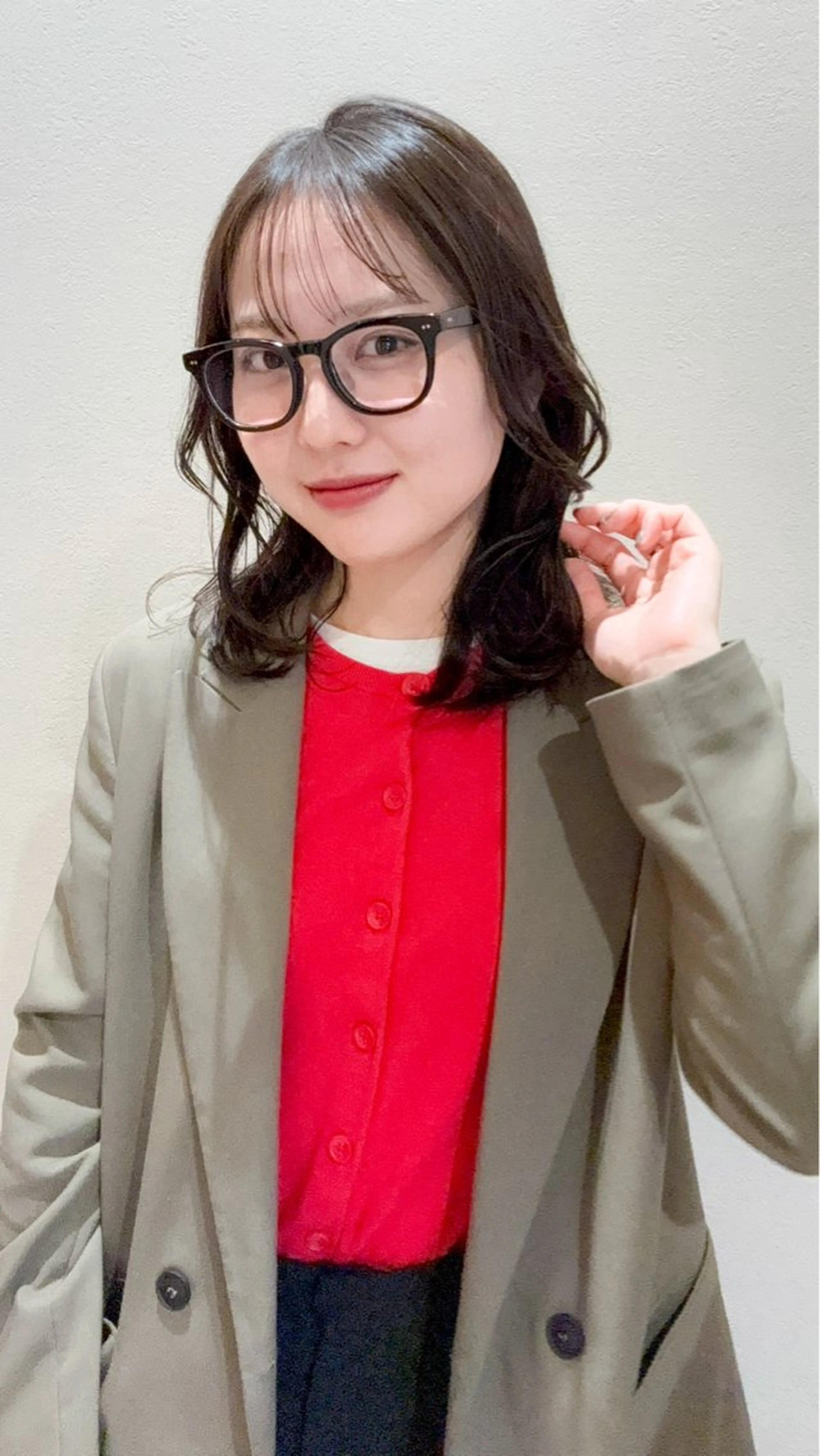 セミロング EARTH ケントのヘアスタイル