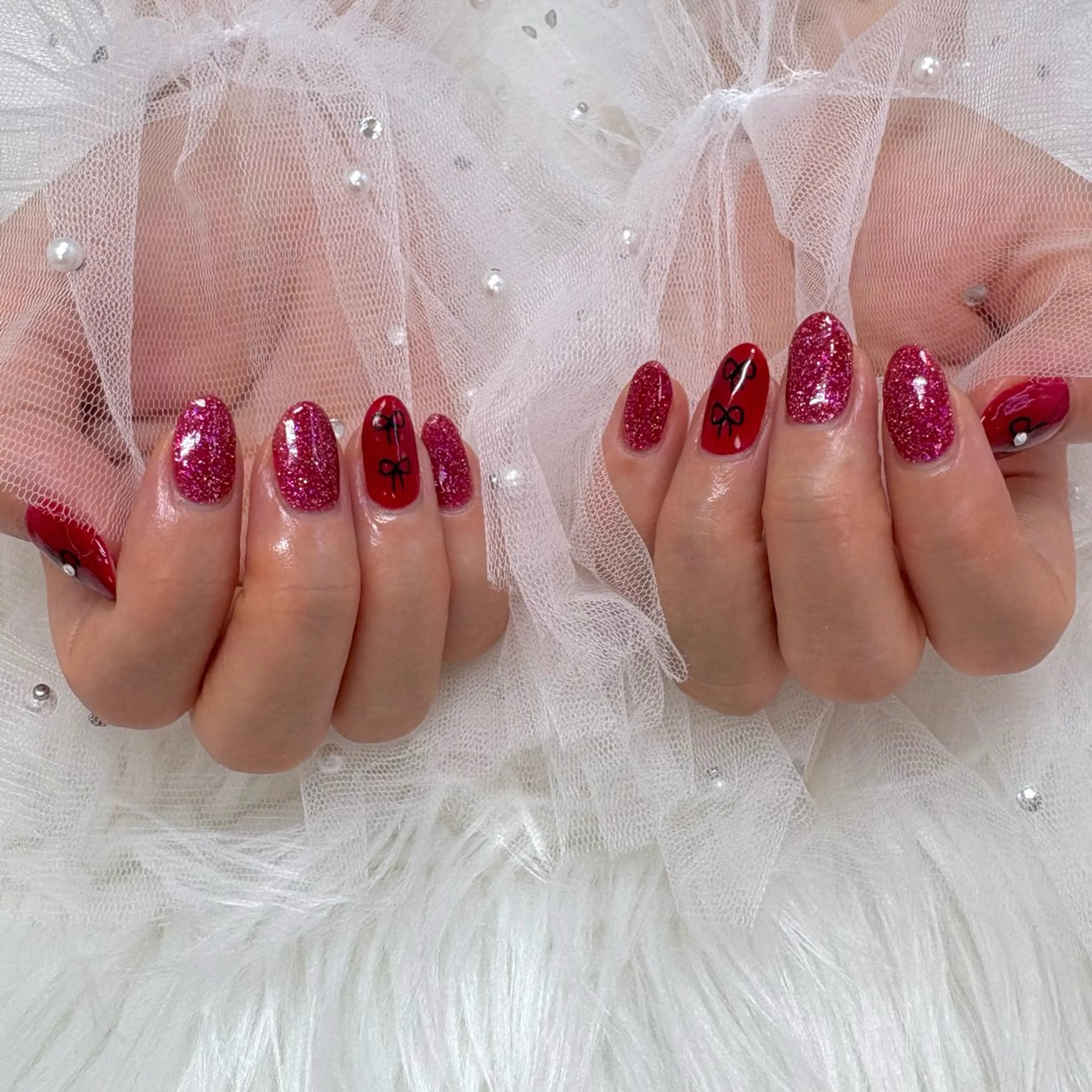 ネイル リボン ストーンネイル ハンドネイル SHINE nail salonのネイルデザイン