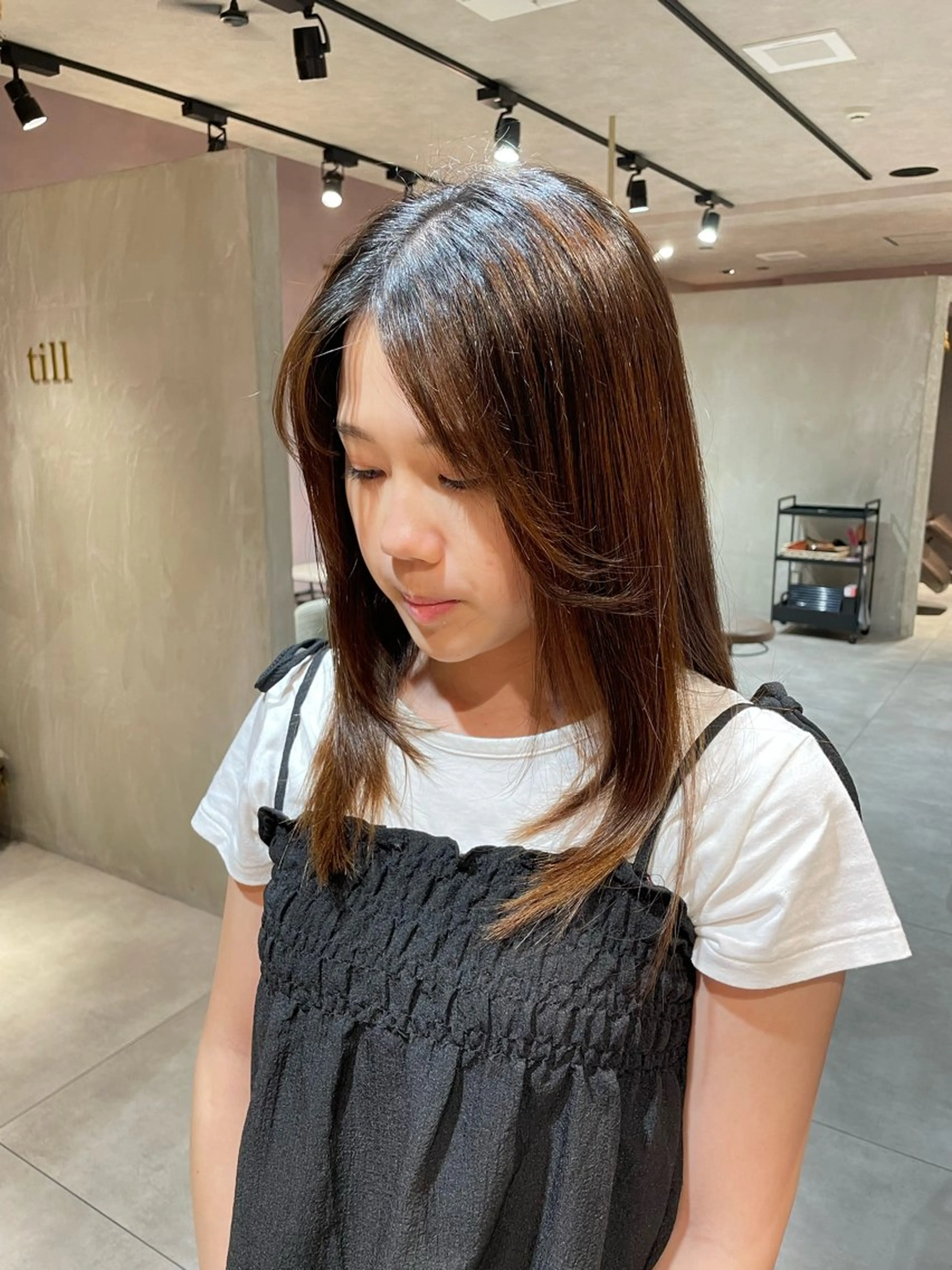 ロング レイヤーカット 永宮 采佳のヘアスタイル