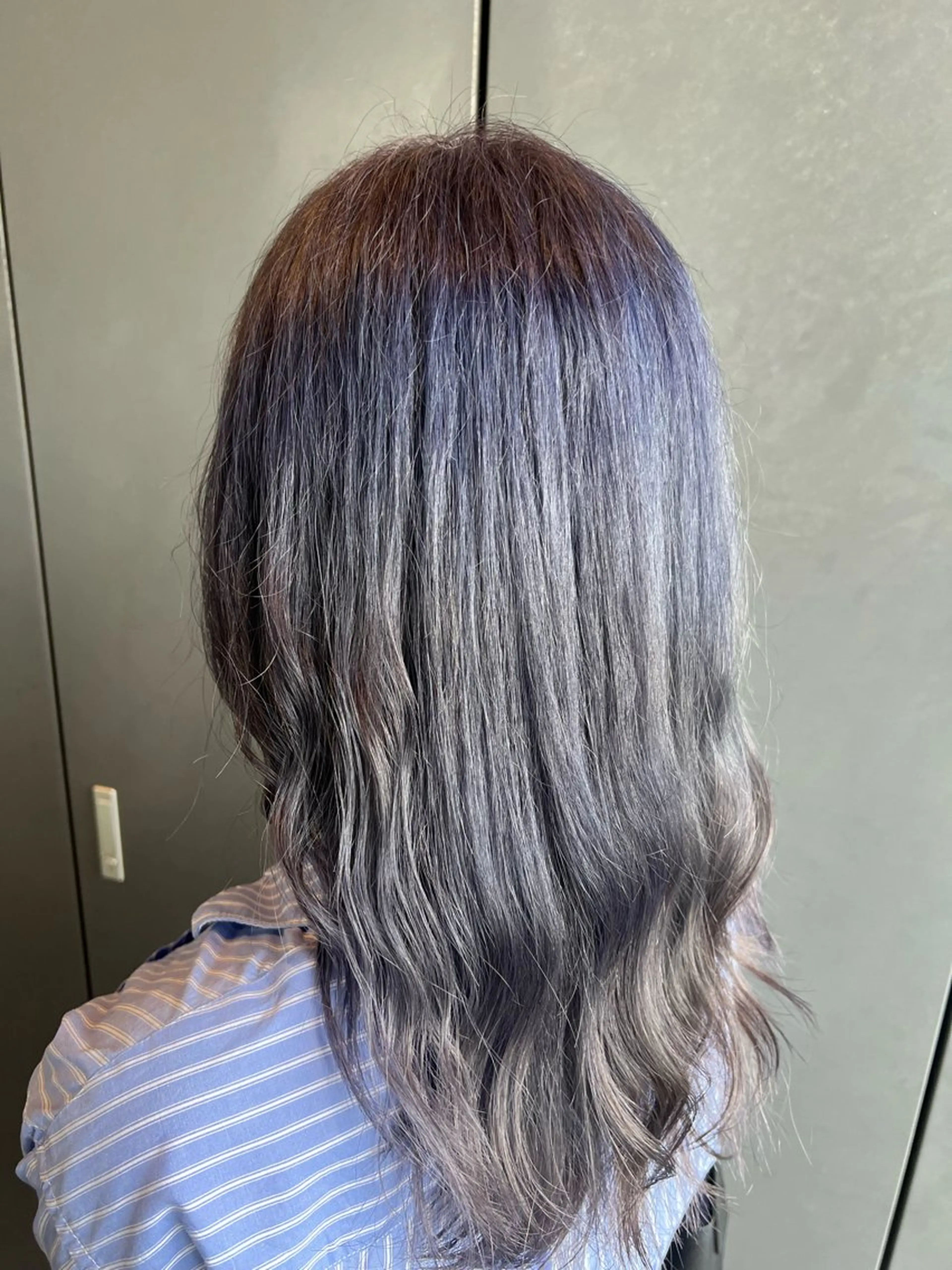 ロング カット ヘアカラー トリートメント ダブルカラー寒色系 ボリューム改善ハヤトのヘアスタイル