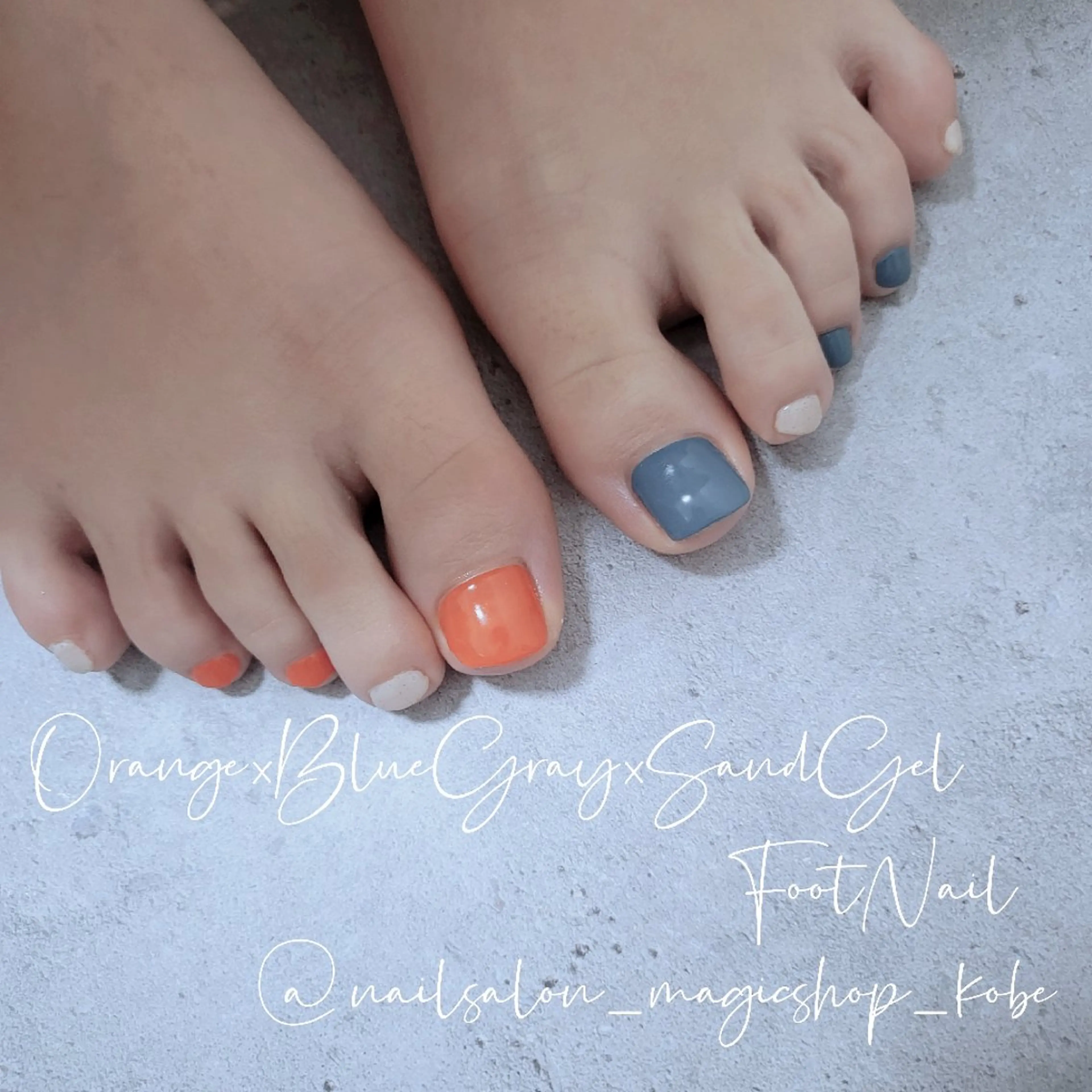 ネイル ブルー フットネイル ジェルネイル ワンカラーネイル オレンジ フットネイル Nailsalon MagicShopのネイルデザイン