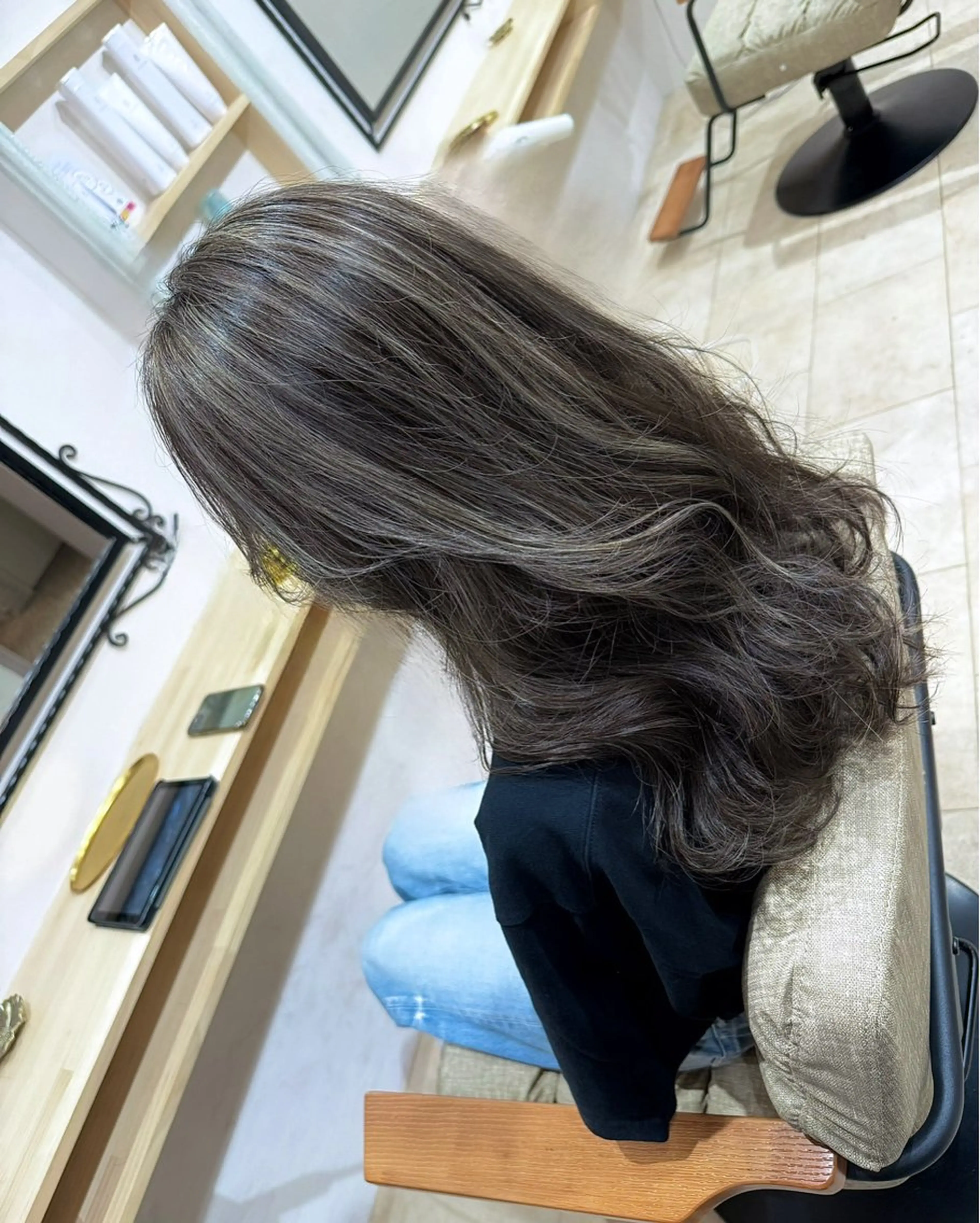 セミロング カラー ブリーチ ハイライトカラー ハイライト ヘアカラー 😈サクマ シオン😈のヘアスタイル