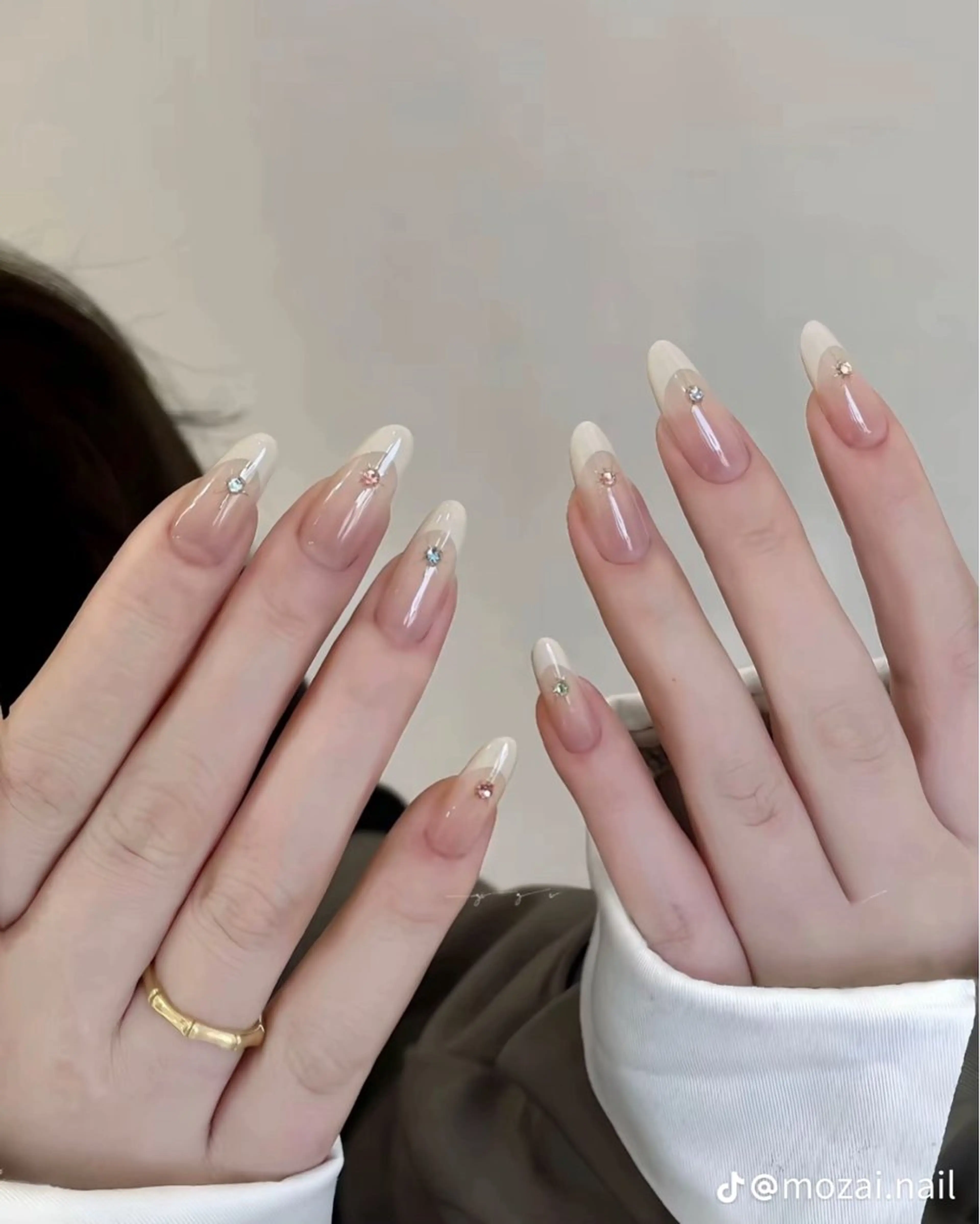 ネイル ハンドネイル ハンドケア モナ& あきのネイルデザイン